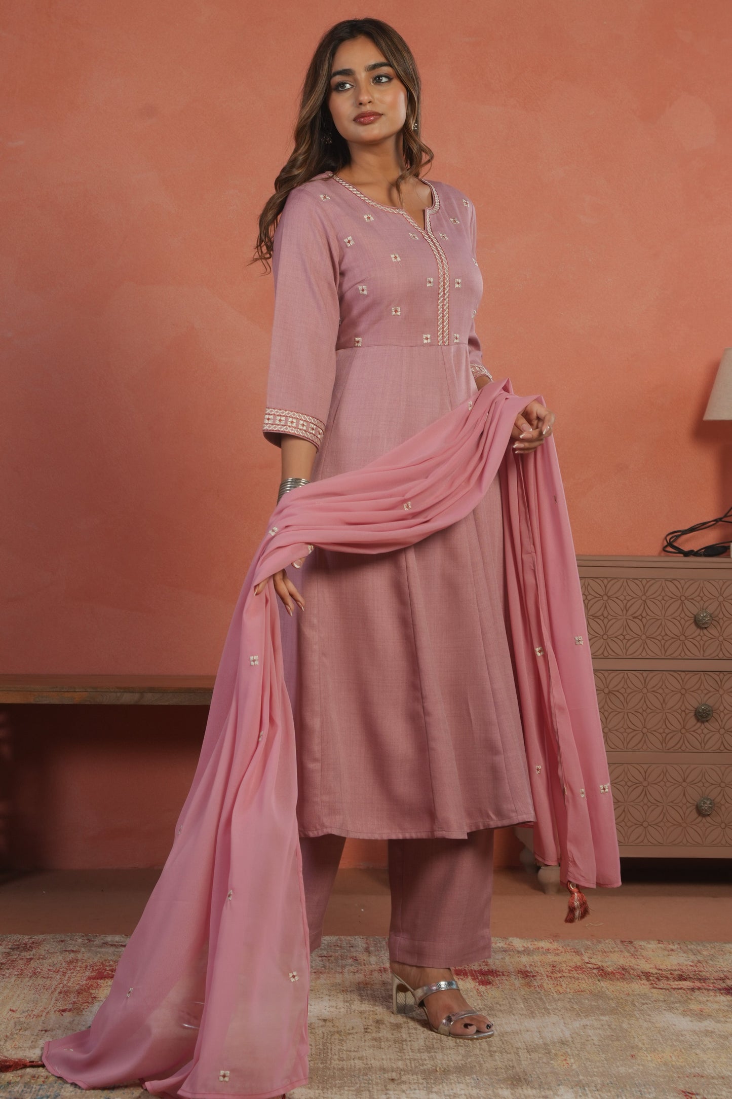 Embroidered Georgette Solid Peach Dupatta
