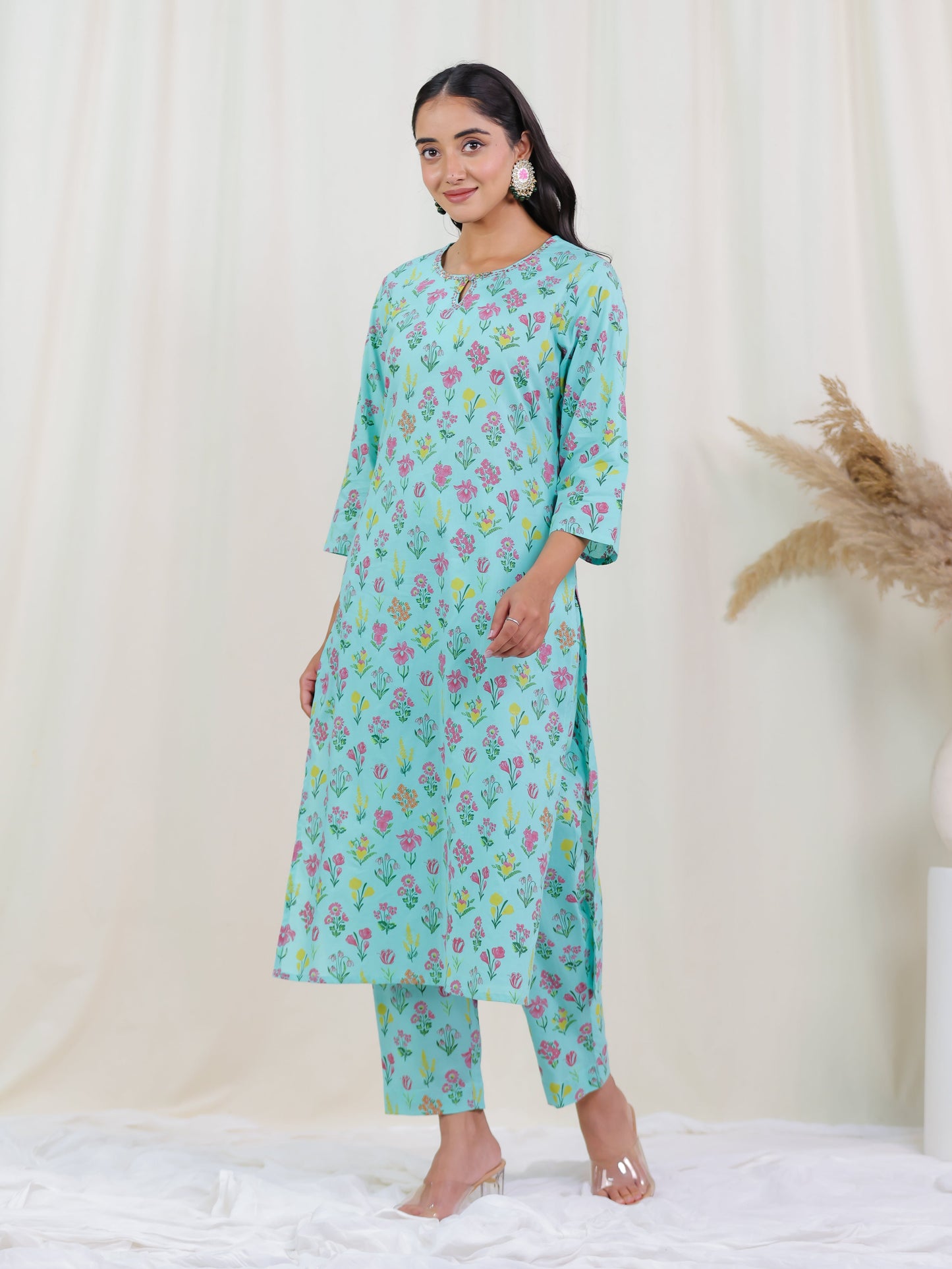 Embroidered Soft Cotton Floral Straight Mint Green Kurta