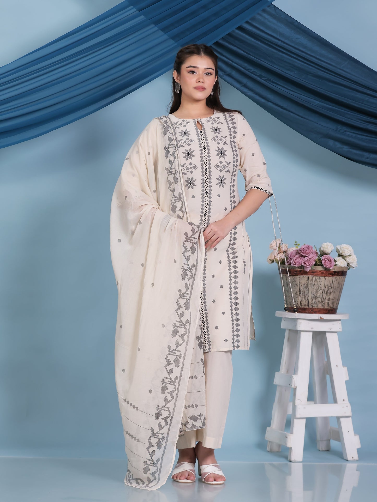 Cotton Voile Geometric Cream Dupatta