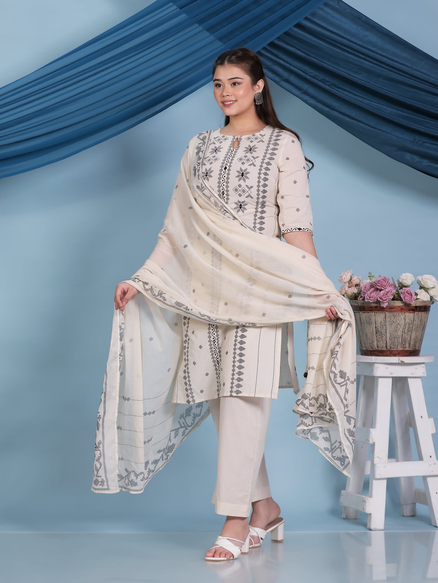 Cotton Voile Geometric Cream Dupatta