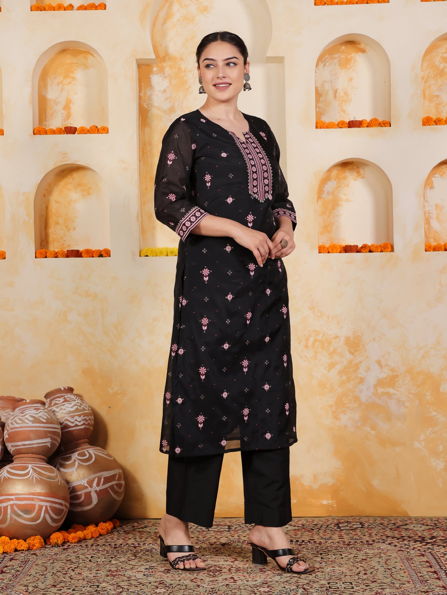 Poly Chanderi Geometric Straight Black Kurta