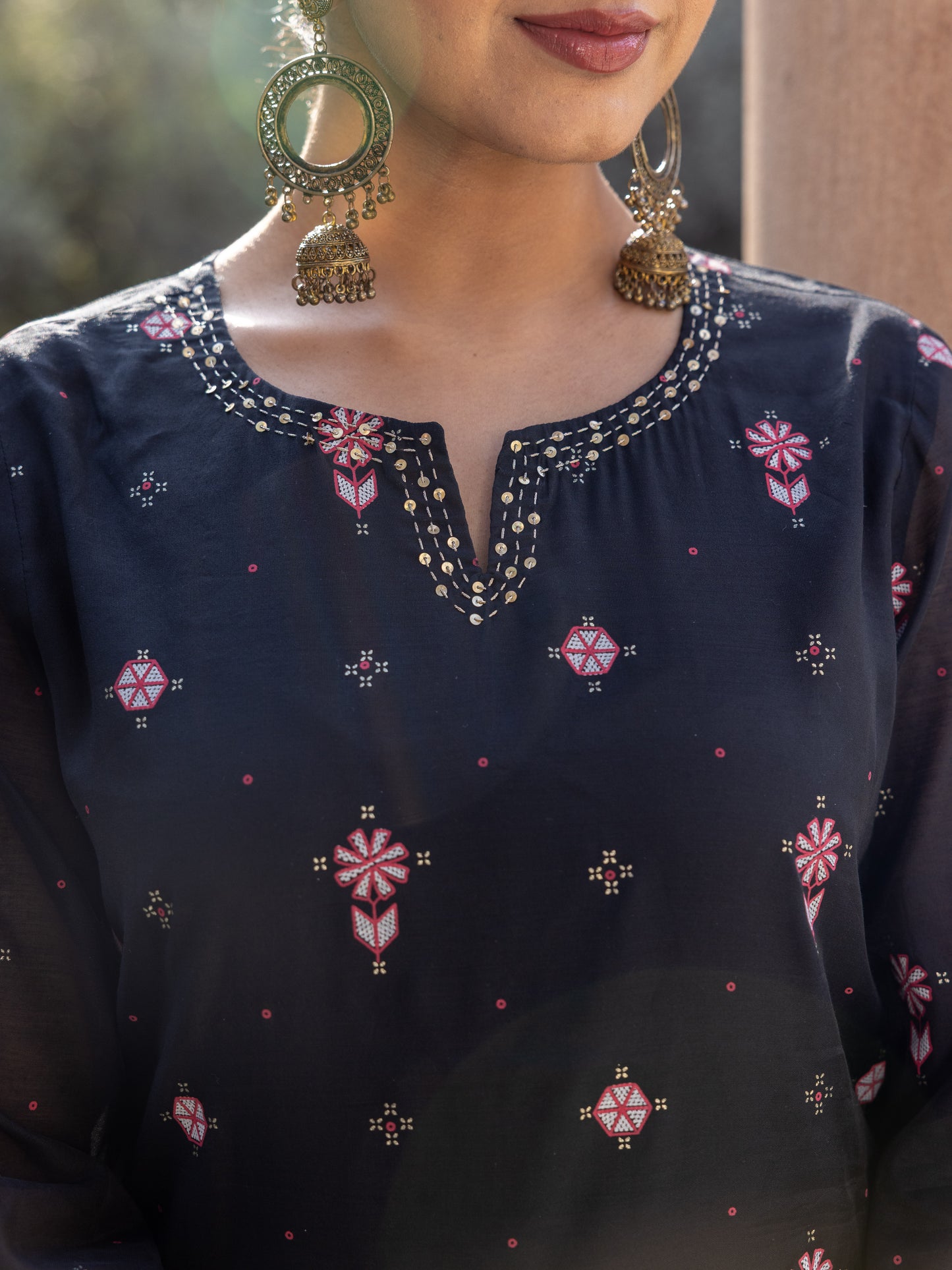 Embroidered Chanderi Geometric Straight Black Kurta