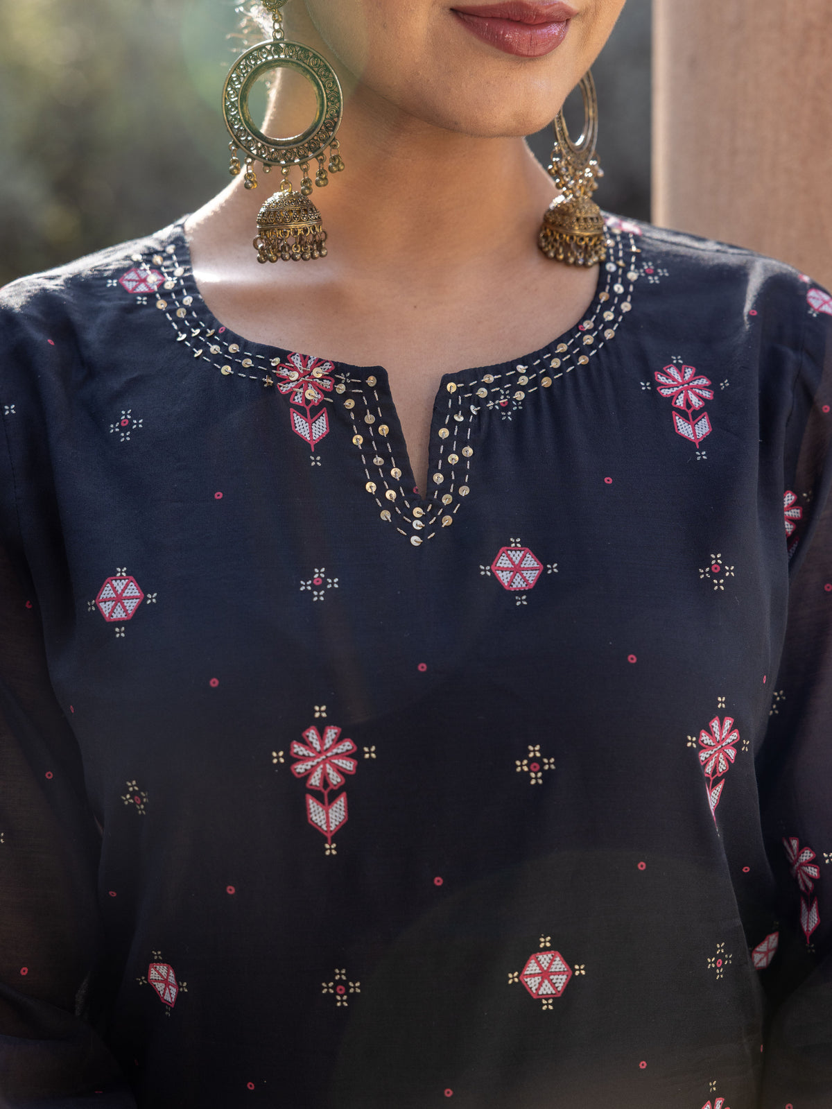 Embroidered Chanderi Geometric Straight Black Kurta