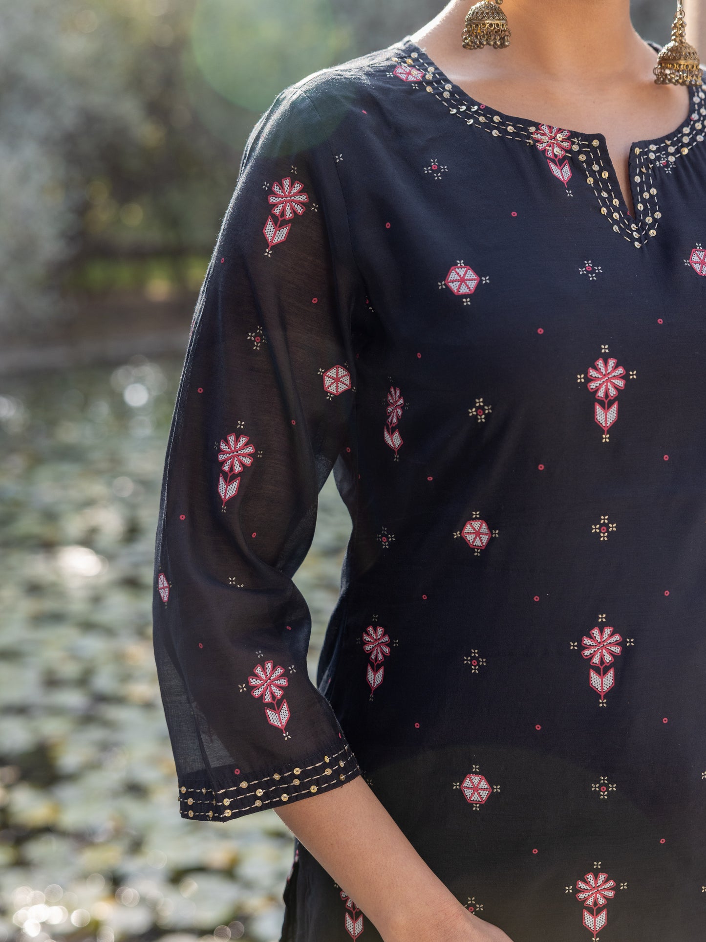 Embroidered Chanderi Geometric Straight Black Kurta