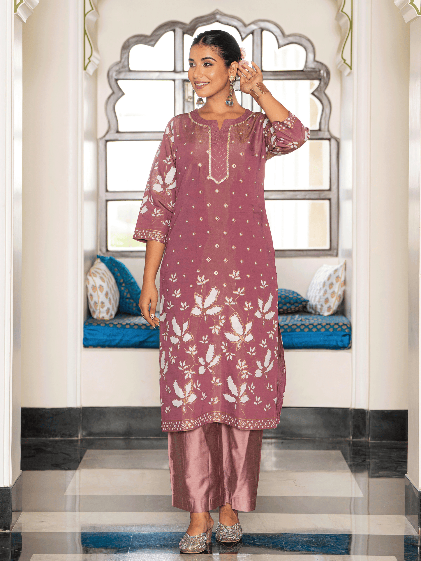 Embroidered Shimmer Placement Print Straight Mauve Kurta