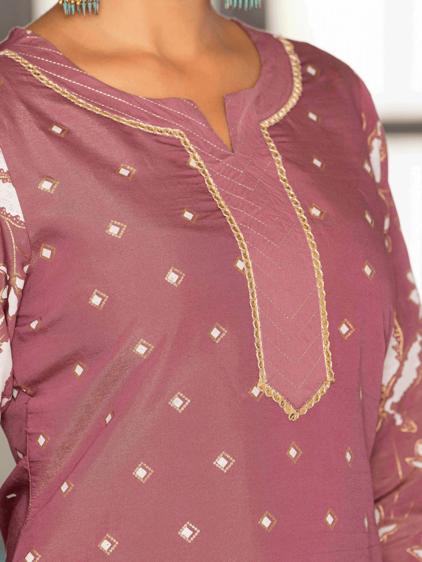 Embroidered Shimmer Placement Print Straight Mauve Kurta