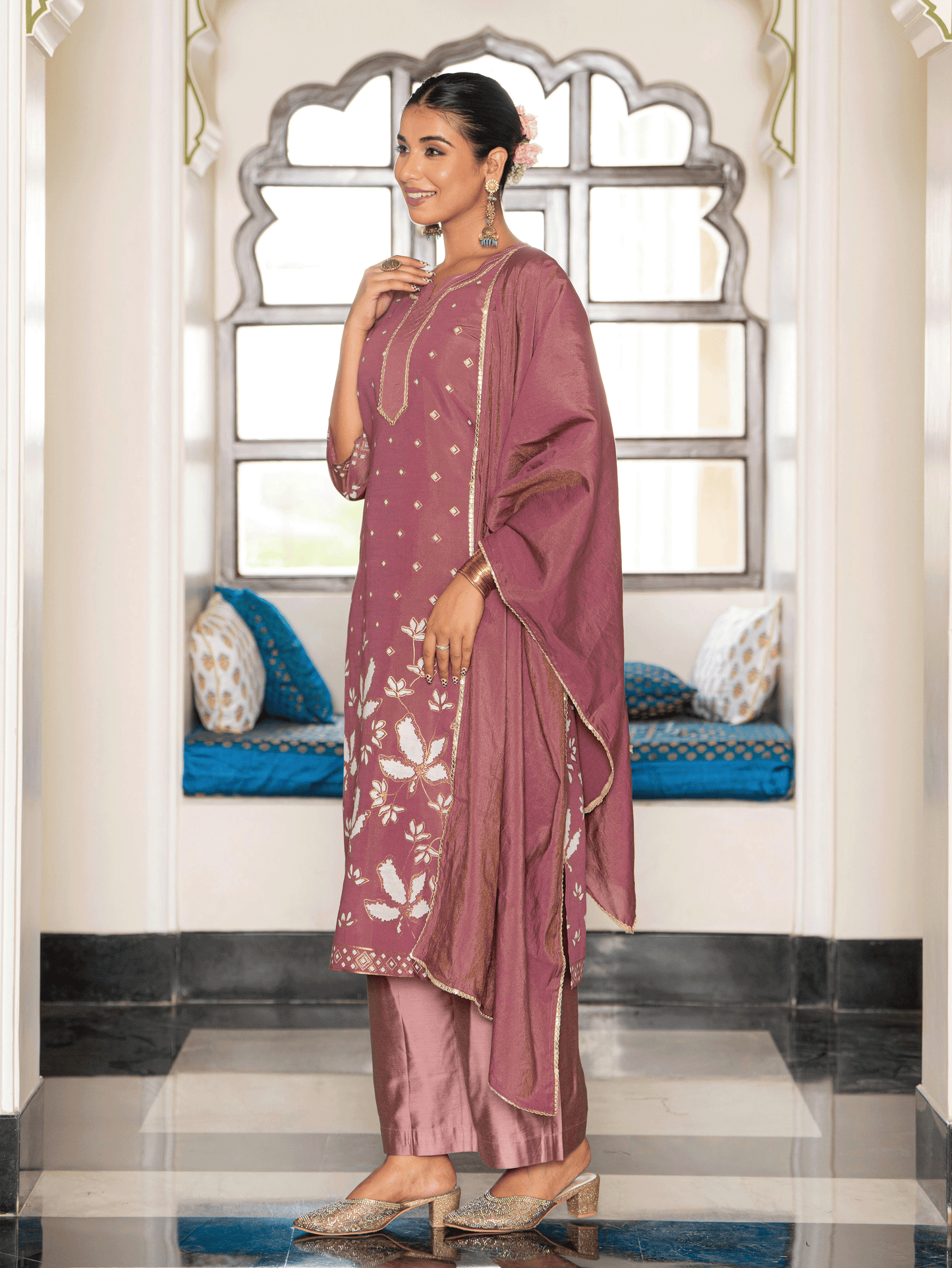 Embroidered Shimmer Placement Print Straight Mauve Kurta