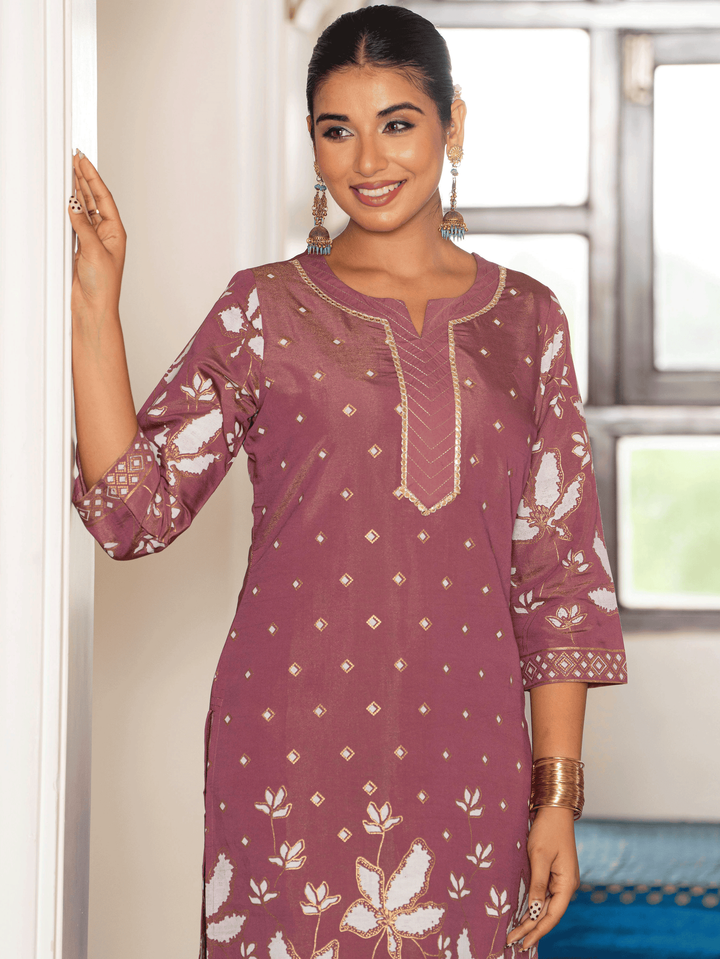 Embroidered Shimmer Placement Print Straight Mauve Kurta