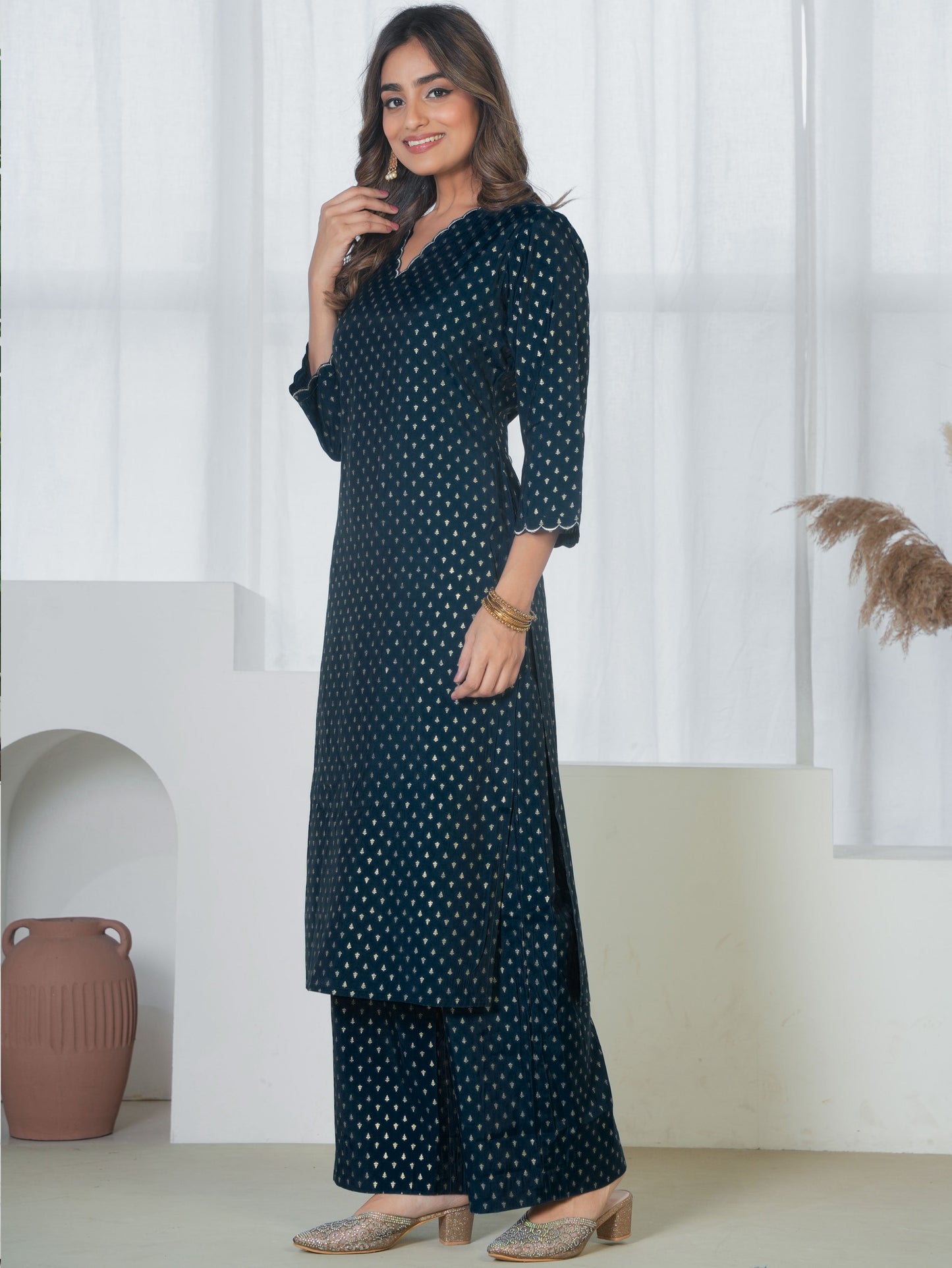 Embroidered Blended Silk Gold foil Straight Navy Blue Kurta
