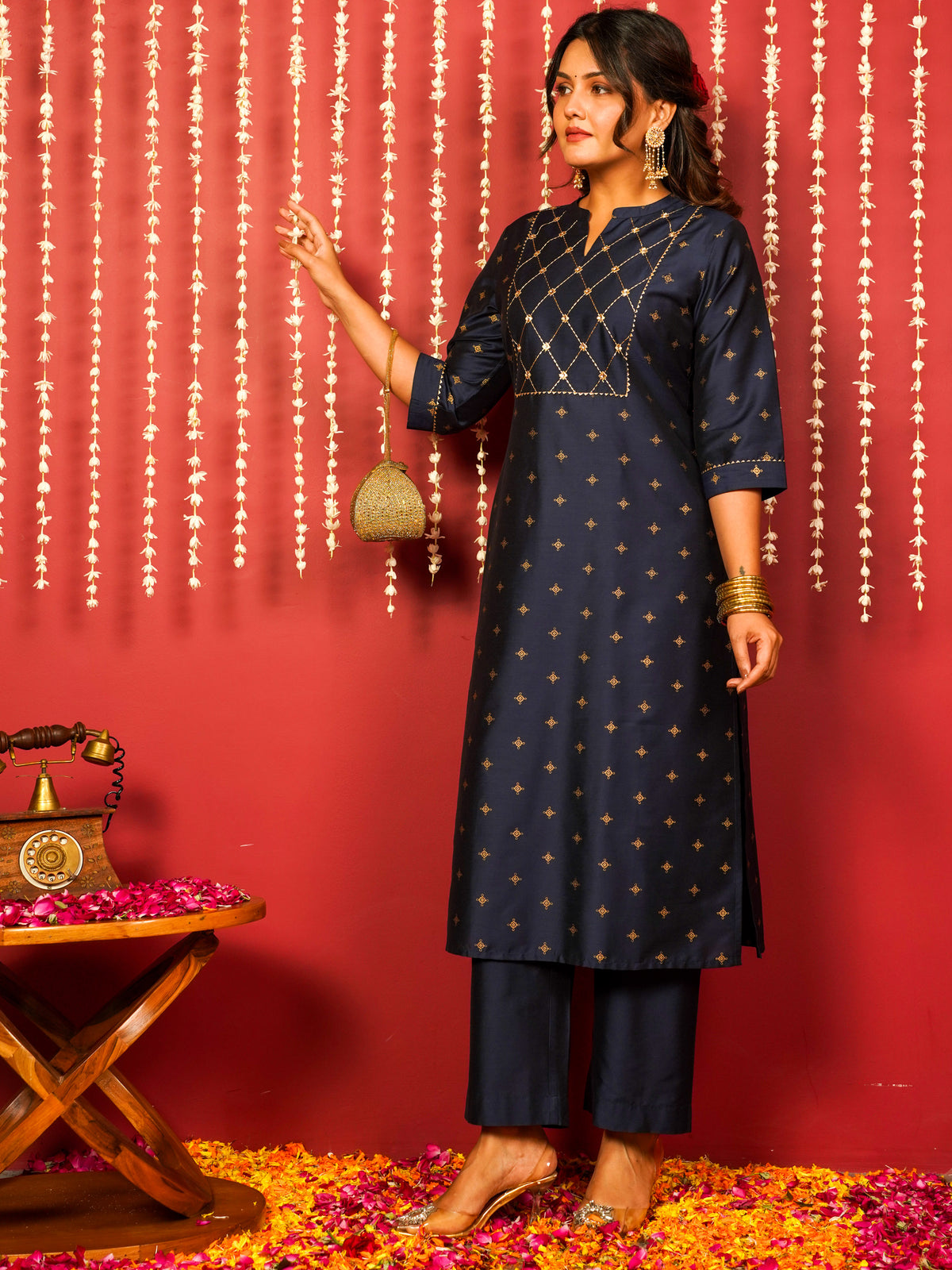 Embroidered Blended Silk Gold foil Straight Blue Kurta