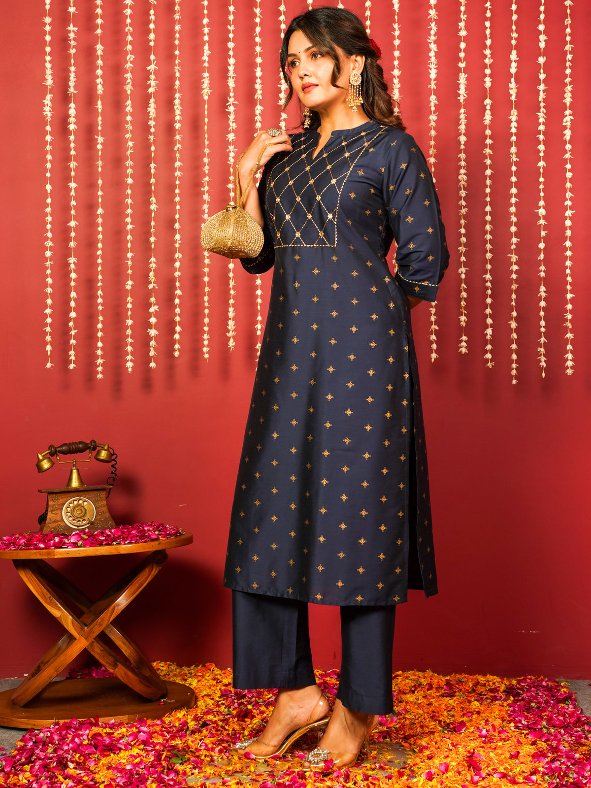 Embroidered Blended Silk Gold foil Straight Blue Kurta