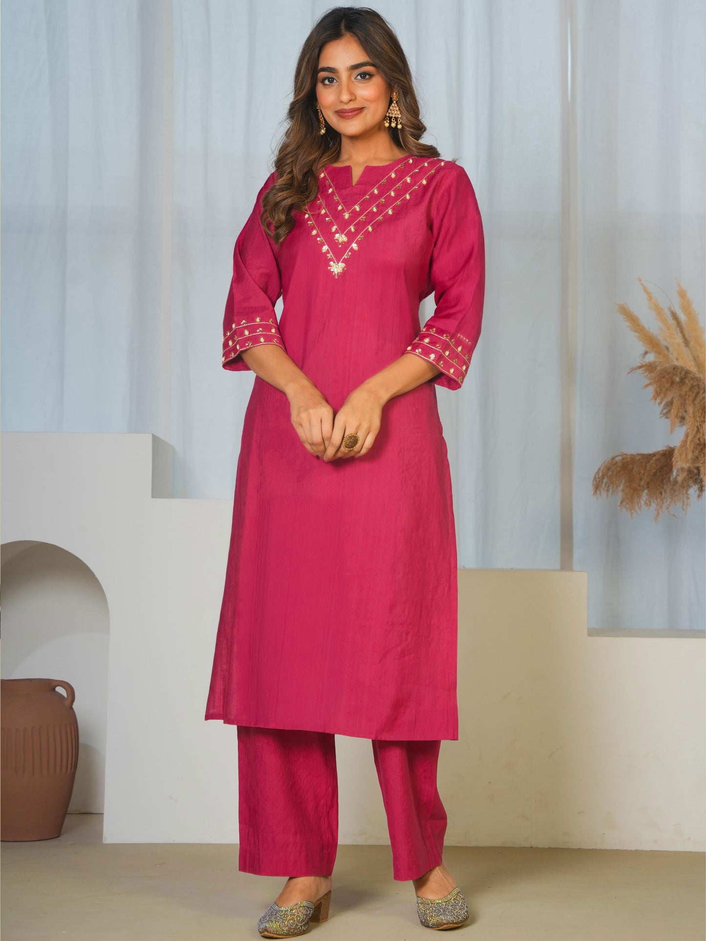 Vertigan Solid Straight Wine Kurta