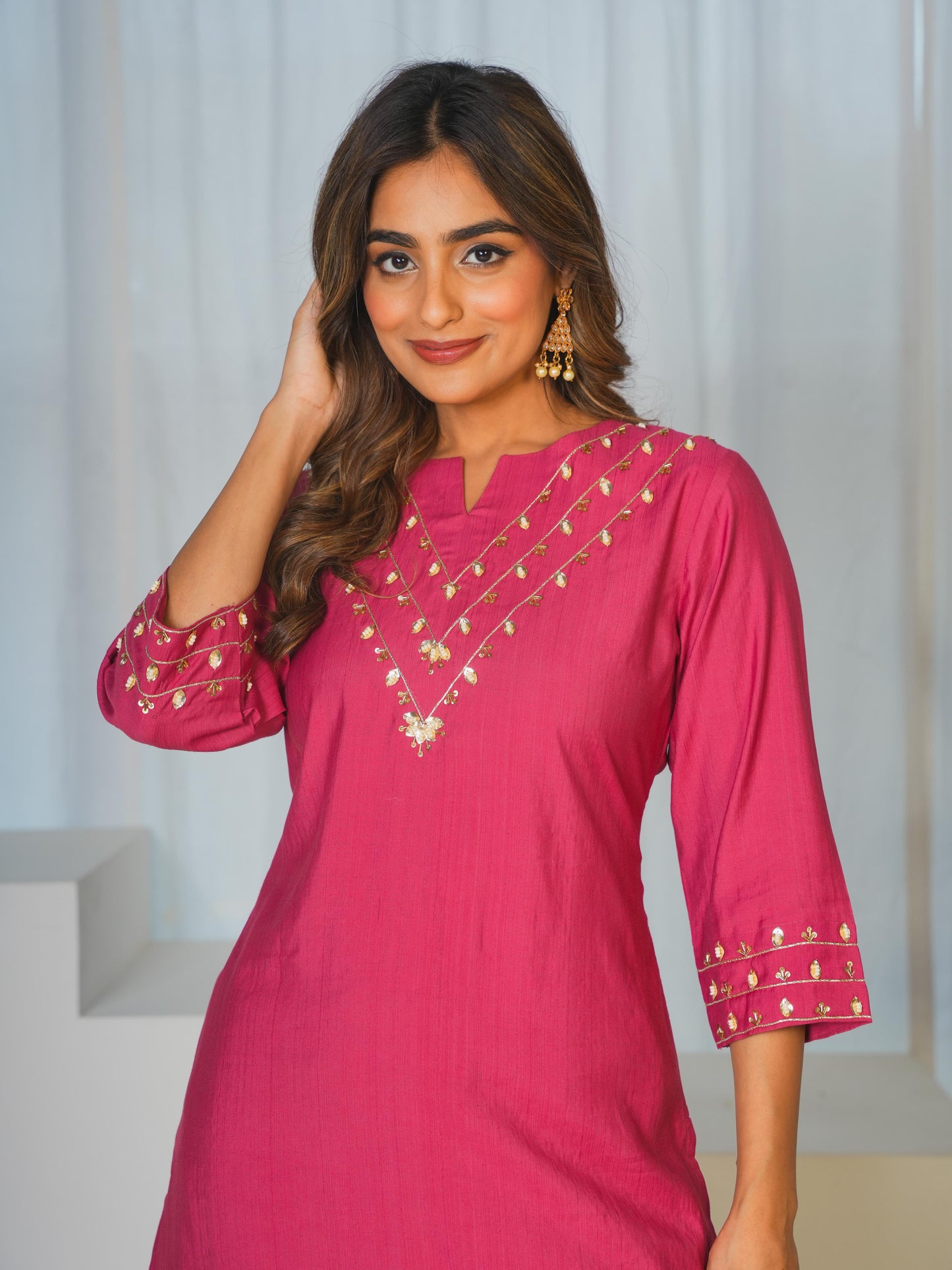 Vertigan Solid Straight Wine Kurta