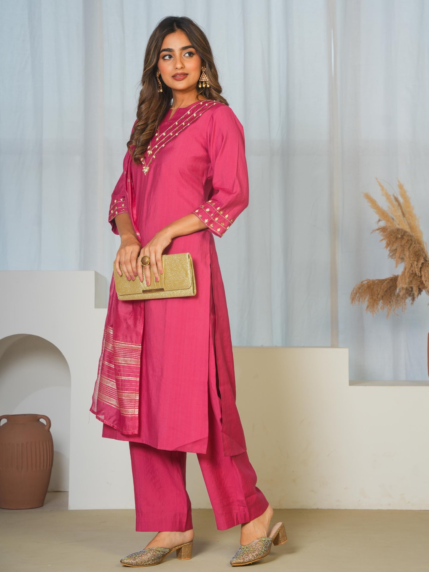 Vertigan Solid Straight Wine Kurta