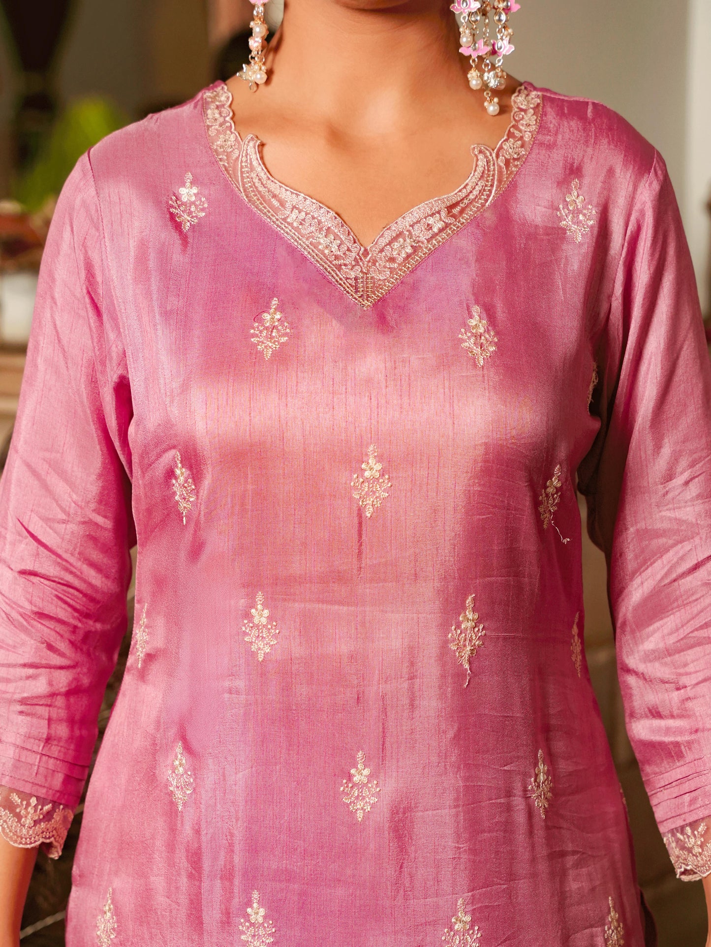 Embroidered Blended Silk Dusty Pink Straight Kurta