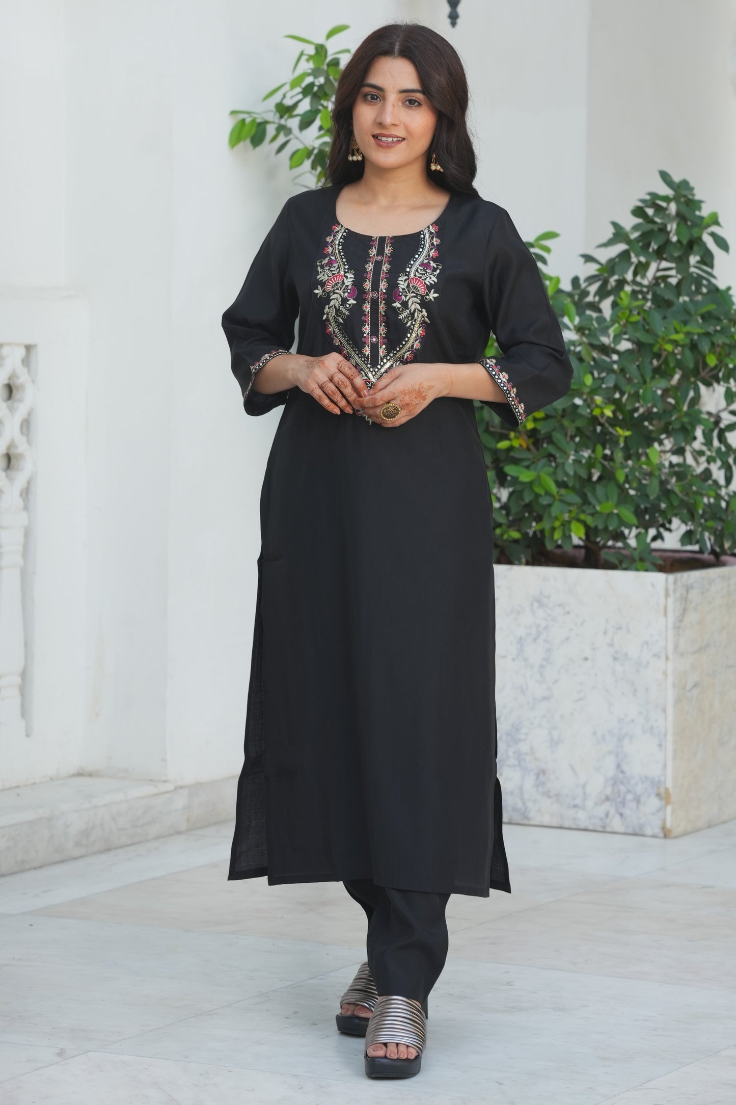 Embroidered Silk Blend Solid Black Kurta