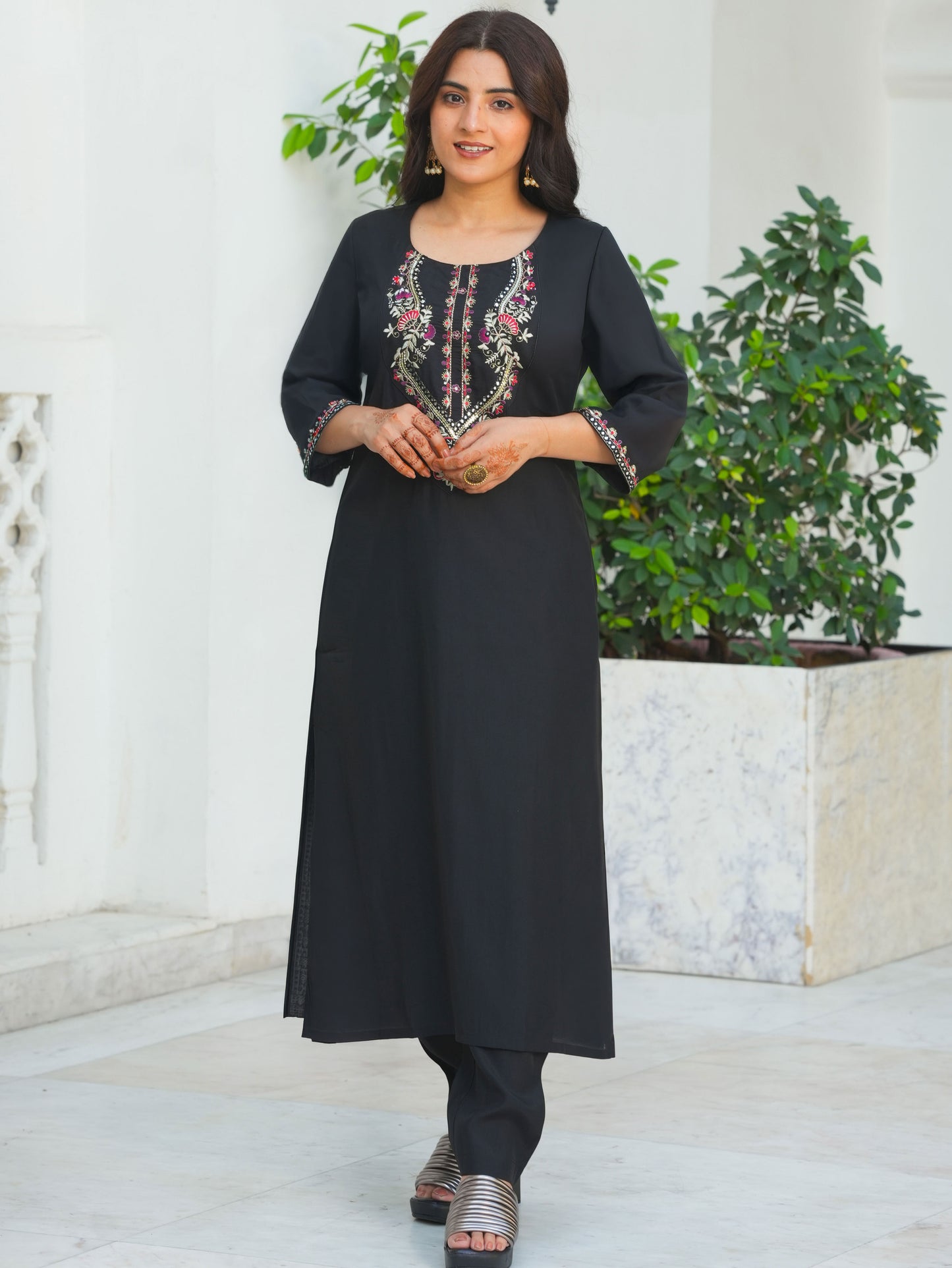 Embroidered Blended Silk Solid Black Straight Kurta