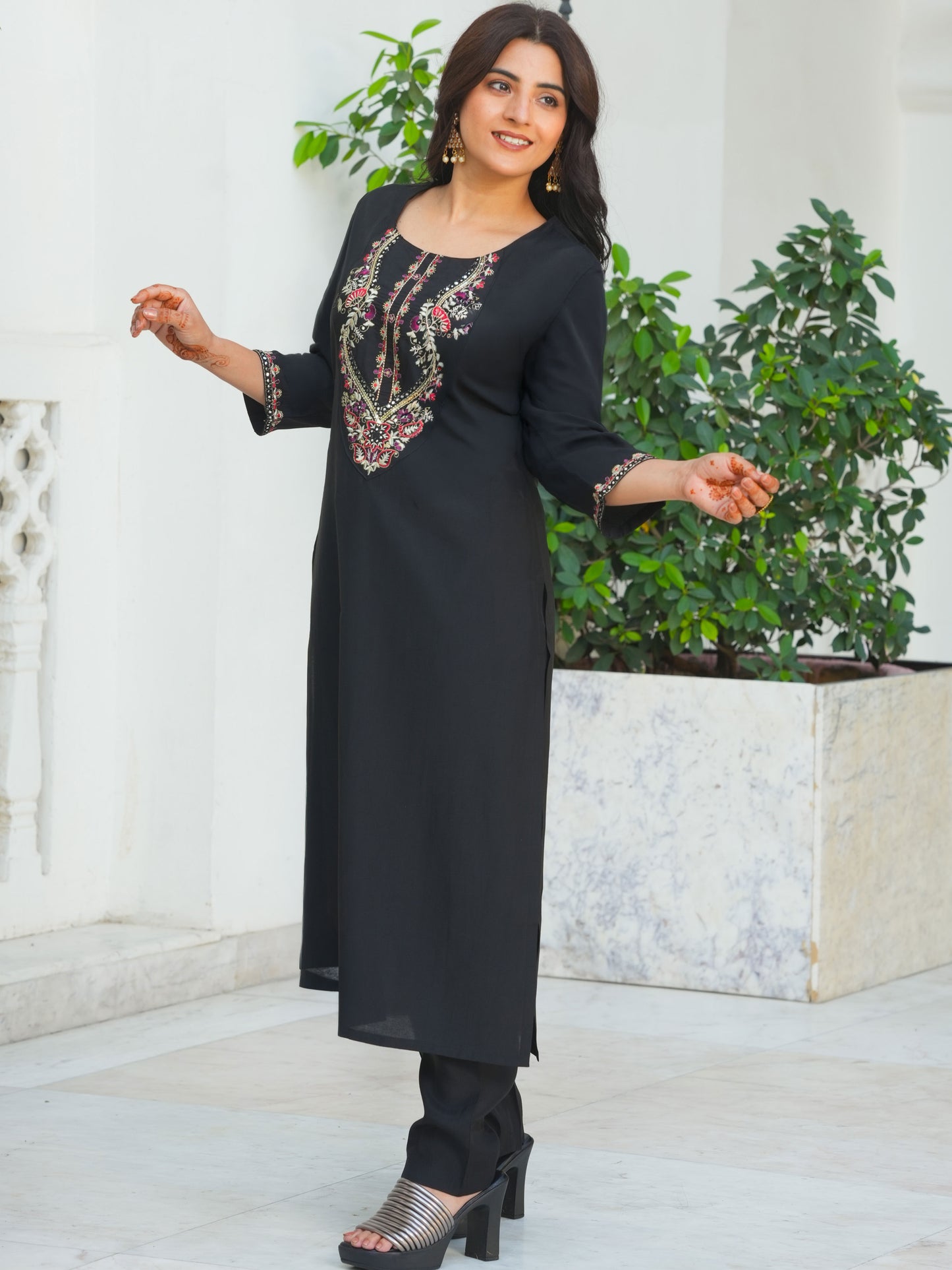 Embroidered Blended Silk Solid Black Straight Kurta