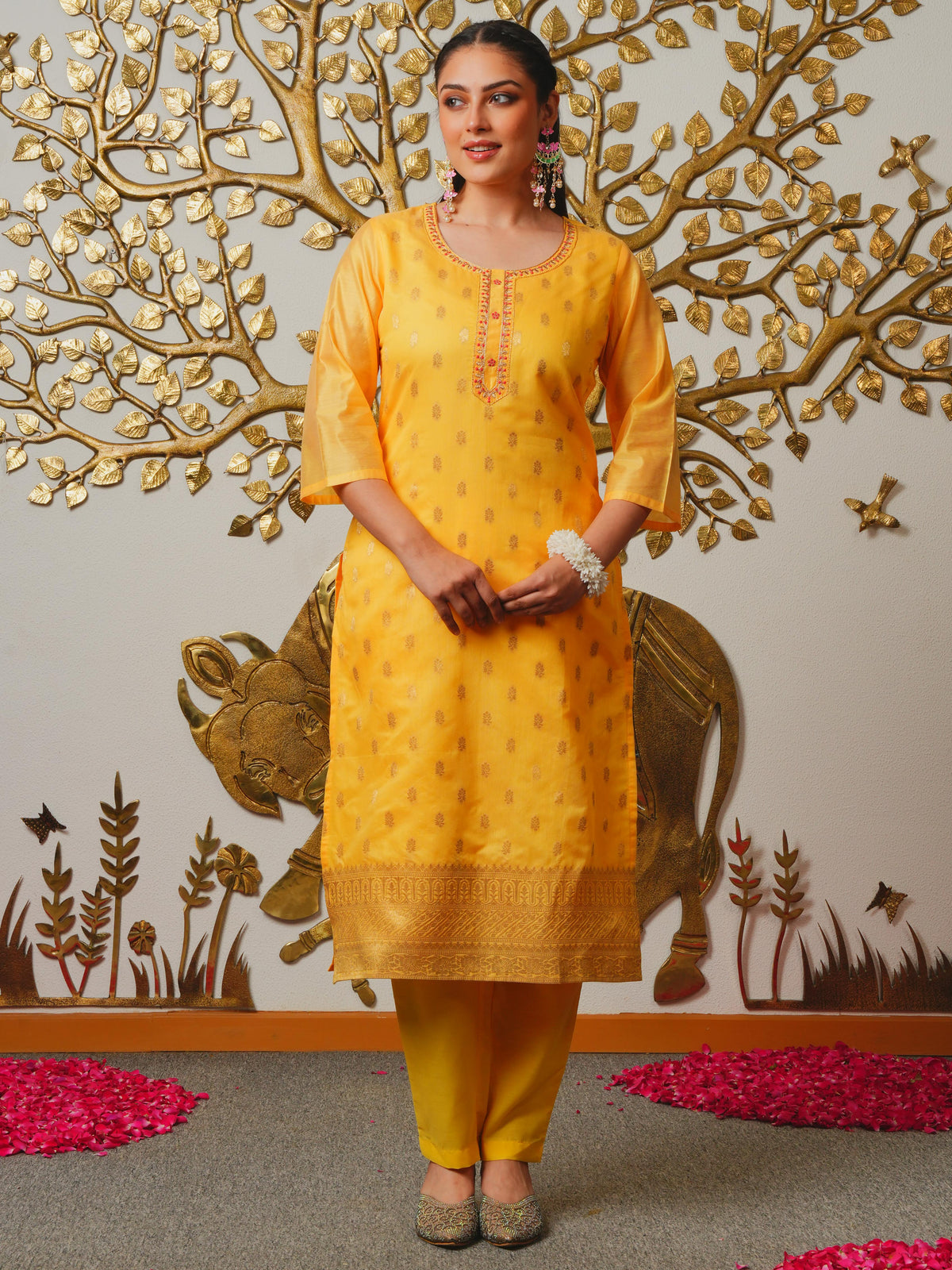 Embroidered Chanderi Jacquard Solid Yellow Kurta