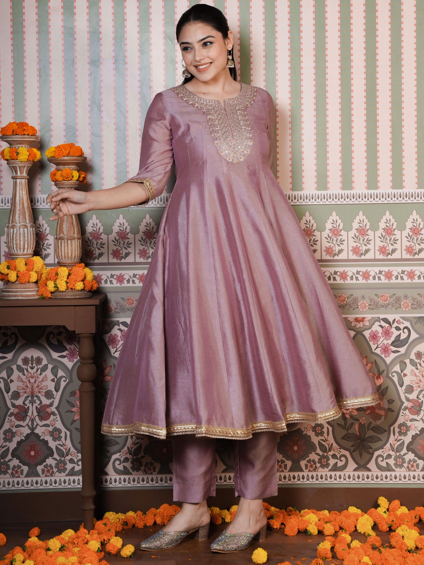 Embroidered Silk Blend Solid Onion Pink Kurta