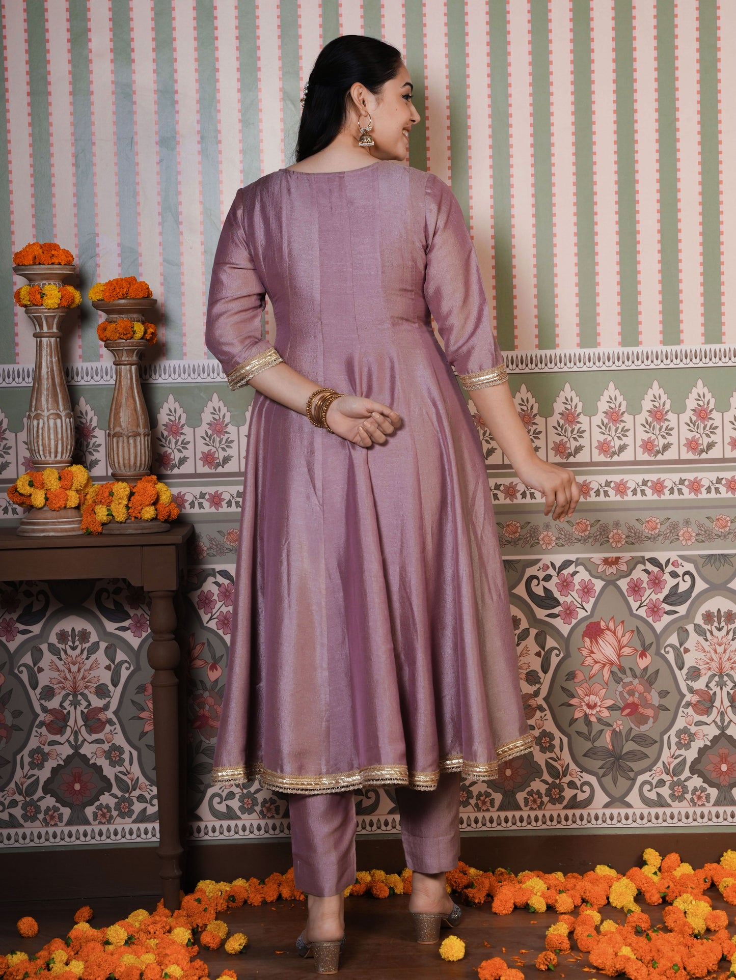 Embroidered Silk Blend Solid Onion Pink Kurta