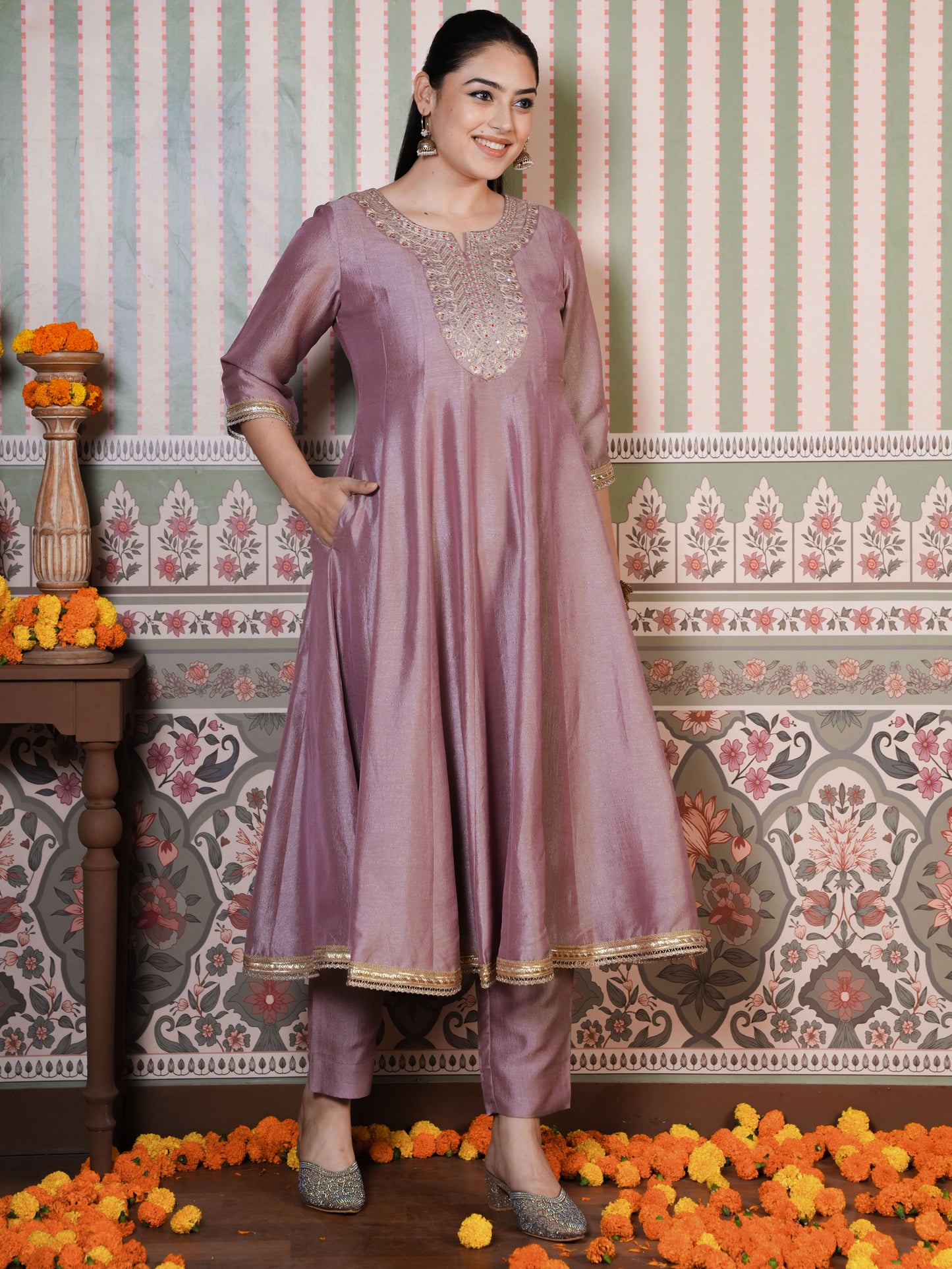 Embroidered Silk Blend Solid Onion Pink Kurta
