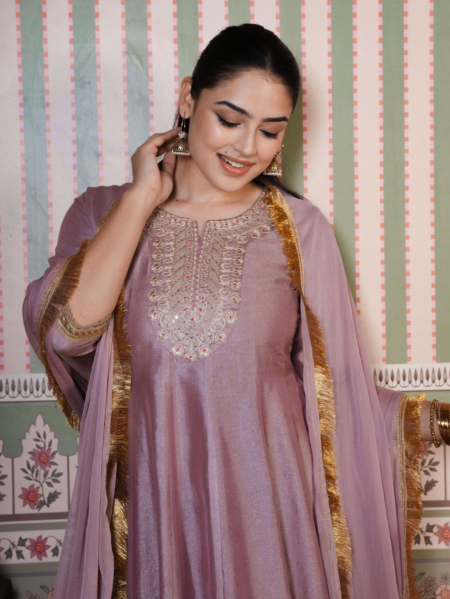 Embroidered Silk Blend Solid Onion Pink Kurta