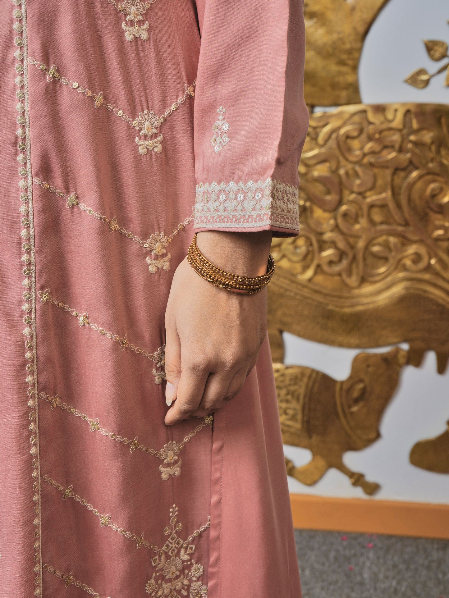 Embroidered Chiffon Solid Dusty Pink Kurta