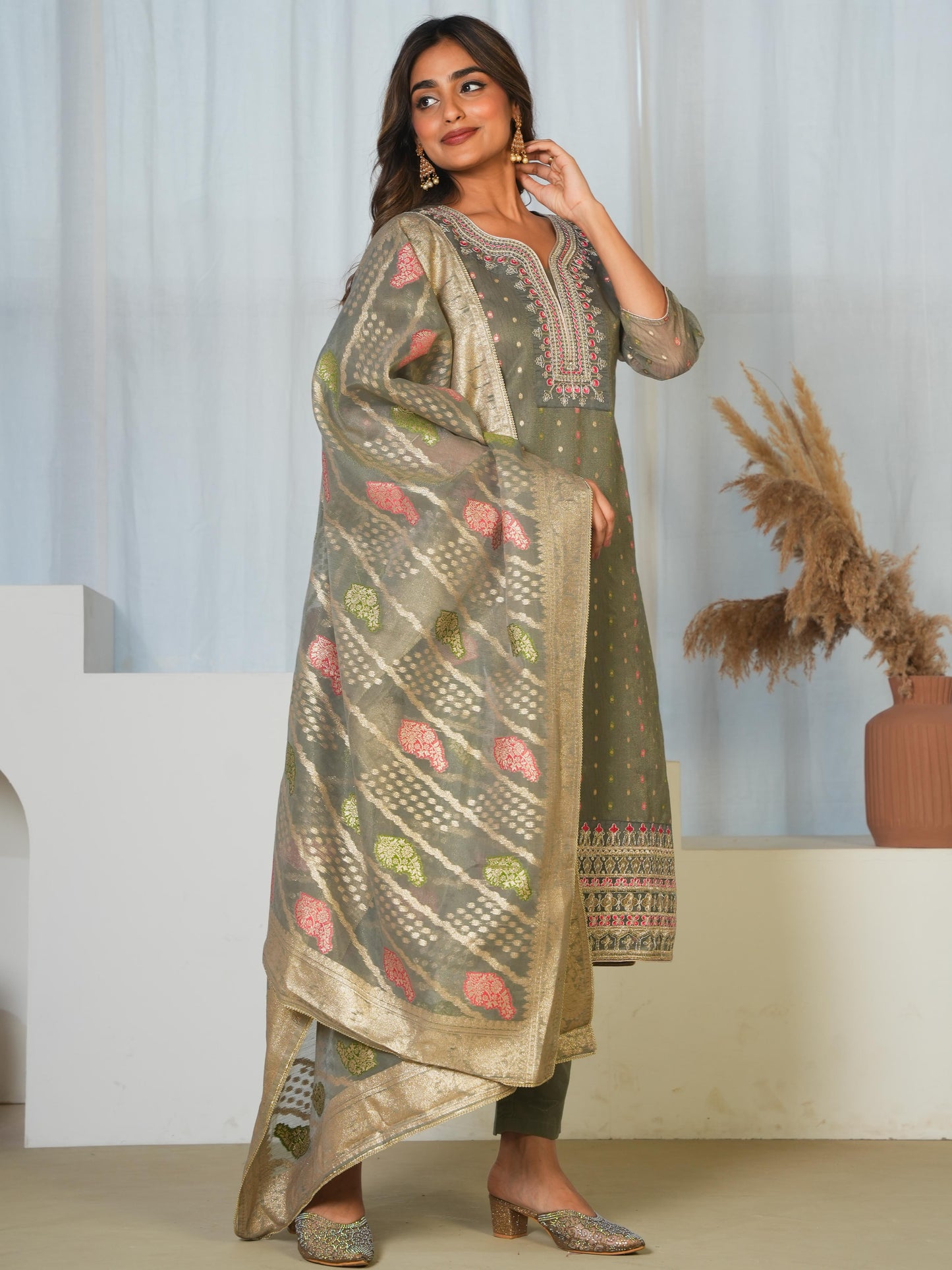 Embroidered Moss Jacquard Solid Straight Grey Kurta