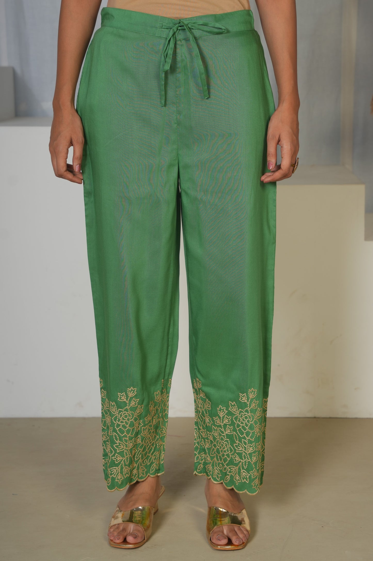 Poly Chinon Solid Light green Trousers