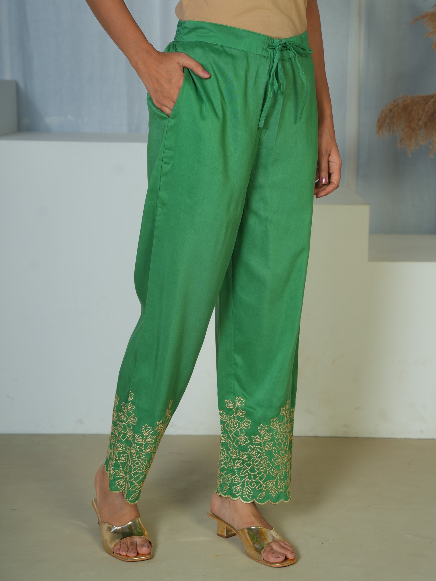 Poly Chinon Solid Light green Trousers