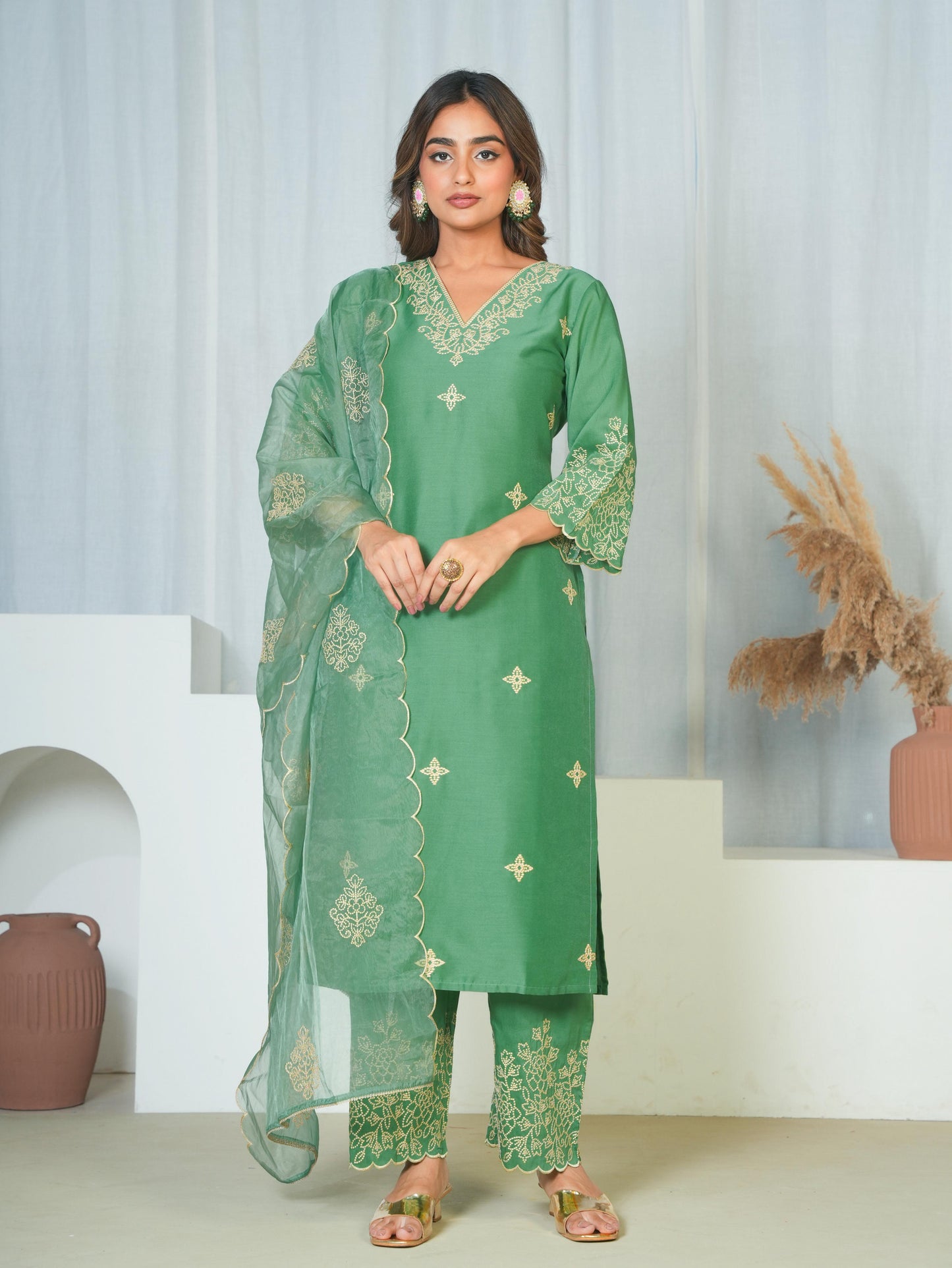 Embroidered Chiffon Solid Straight Light green Kurta