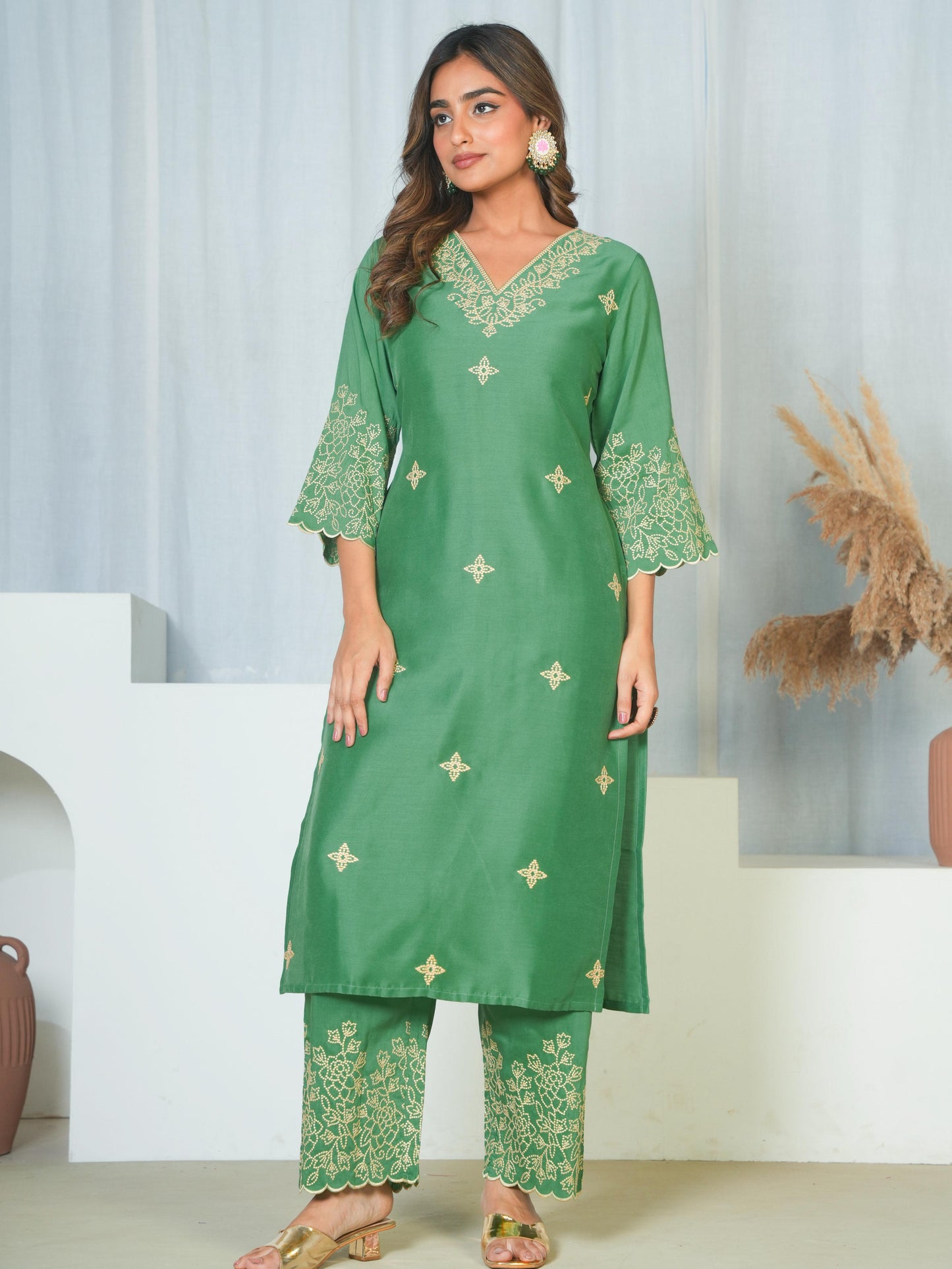 Embroidered Chiffon Solid Straight Light green Kurta