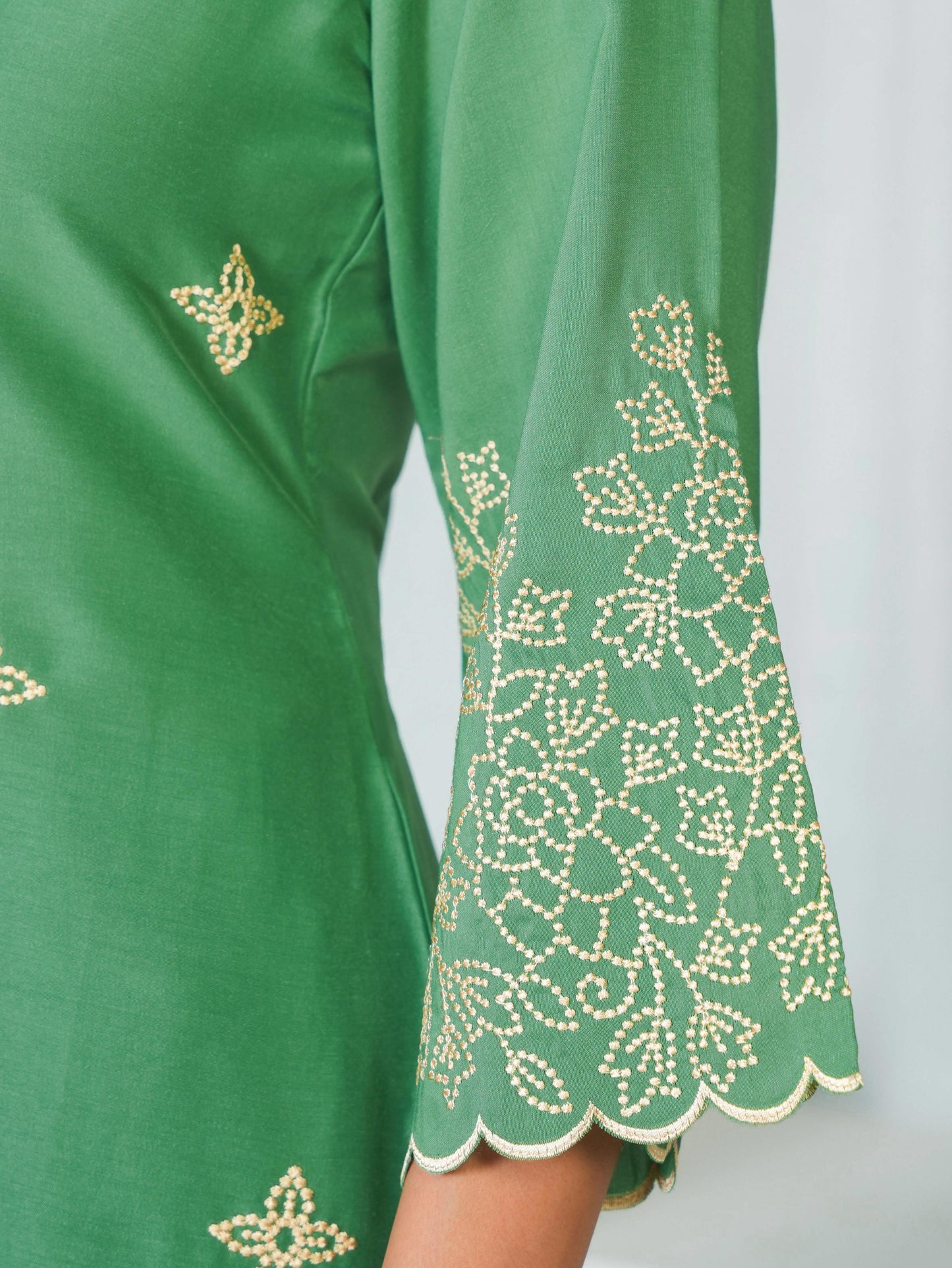 Embroidered Chiffon Solid Straight Light green Kurta