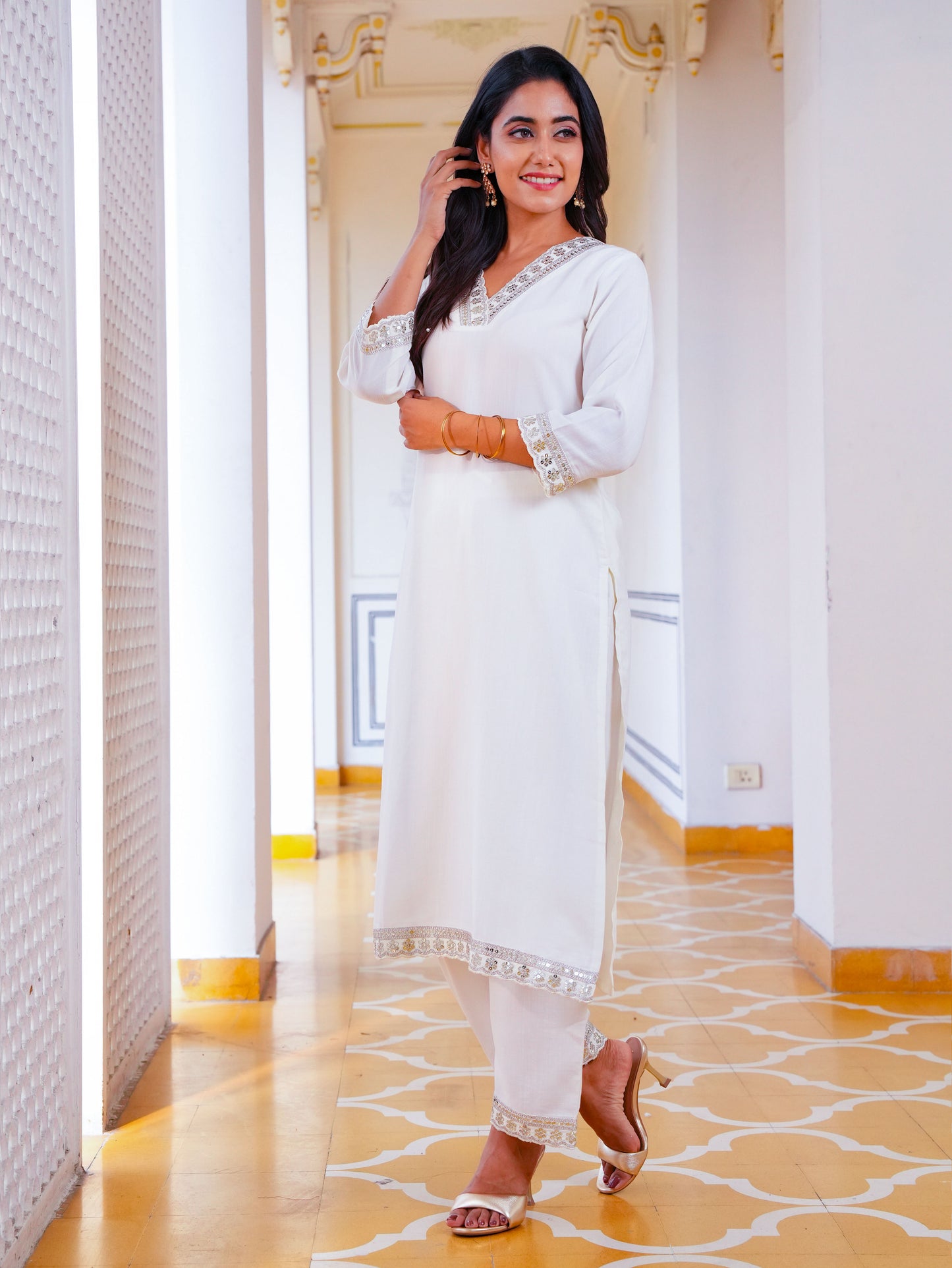 Embroidered Slub Solid Straight Off White Kurta