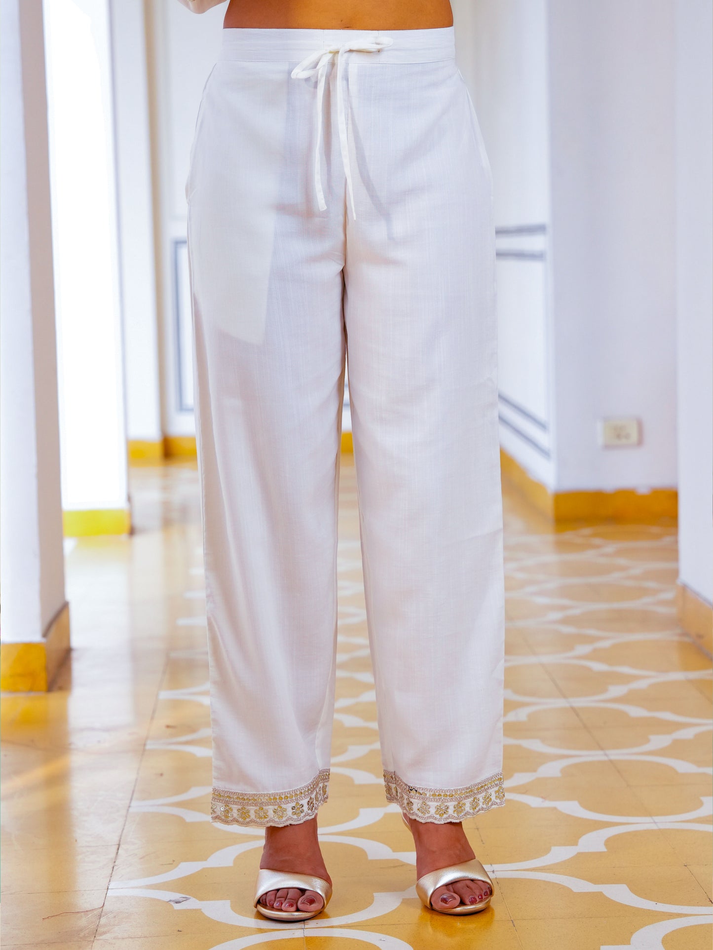 Embroidered Slub Solid Straight Off White Kurta