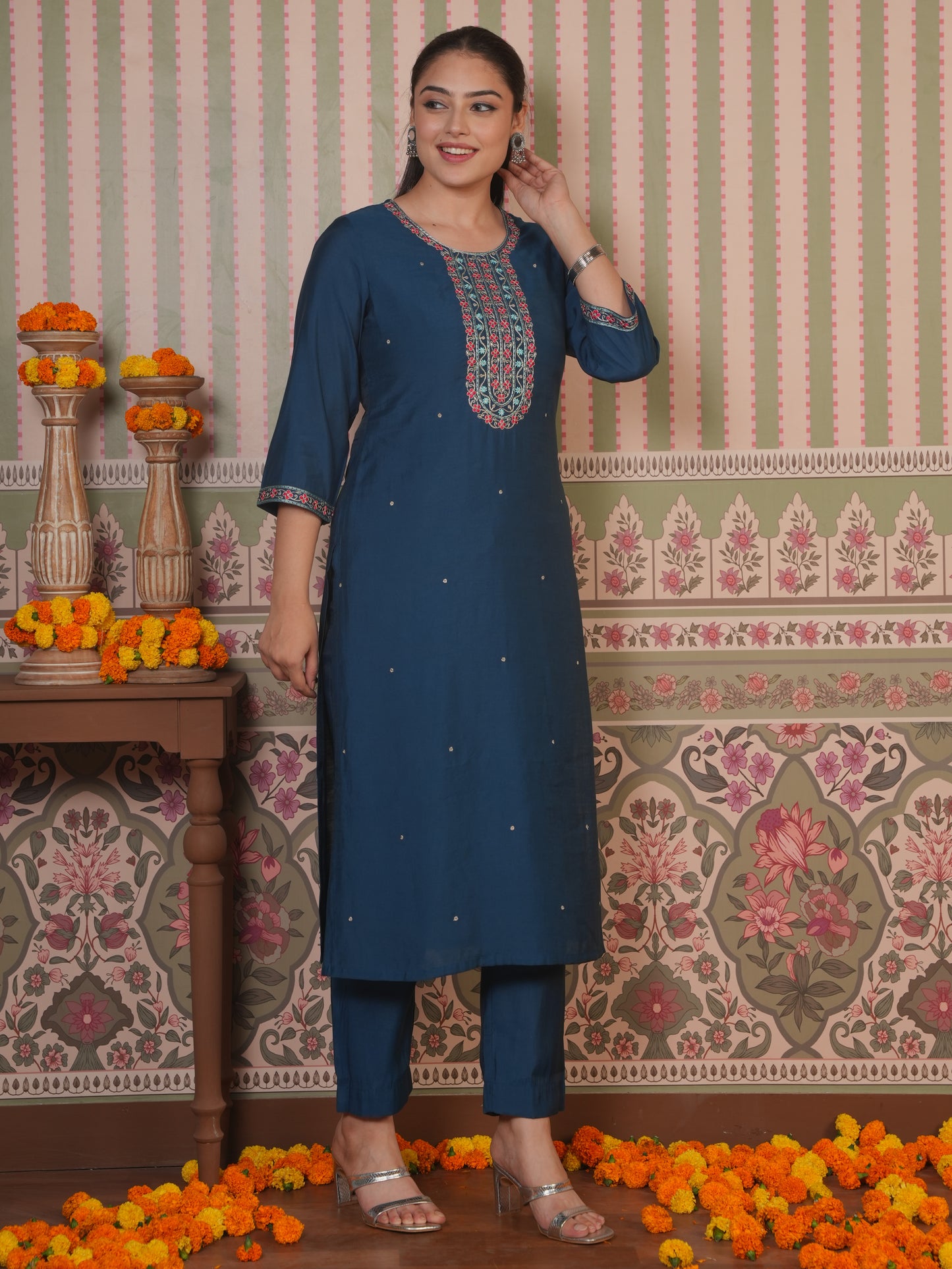 Embroidered Roman silk Solid Teal Kurta