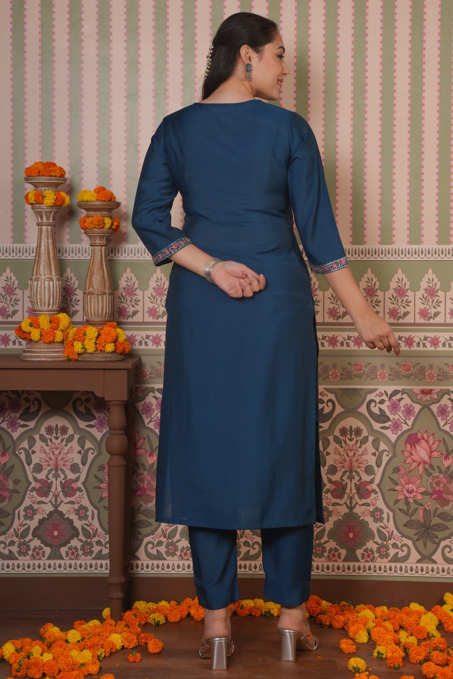 Embroidered Roman silk Solid Teal Kurta