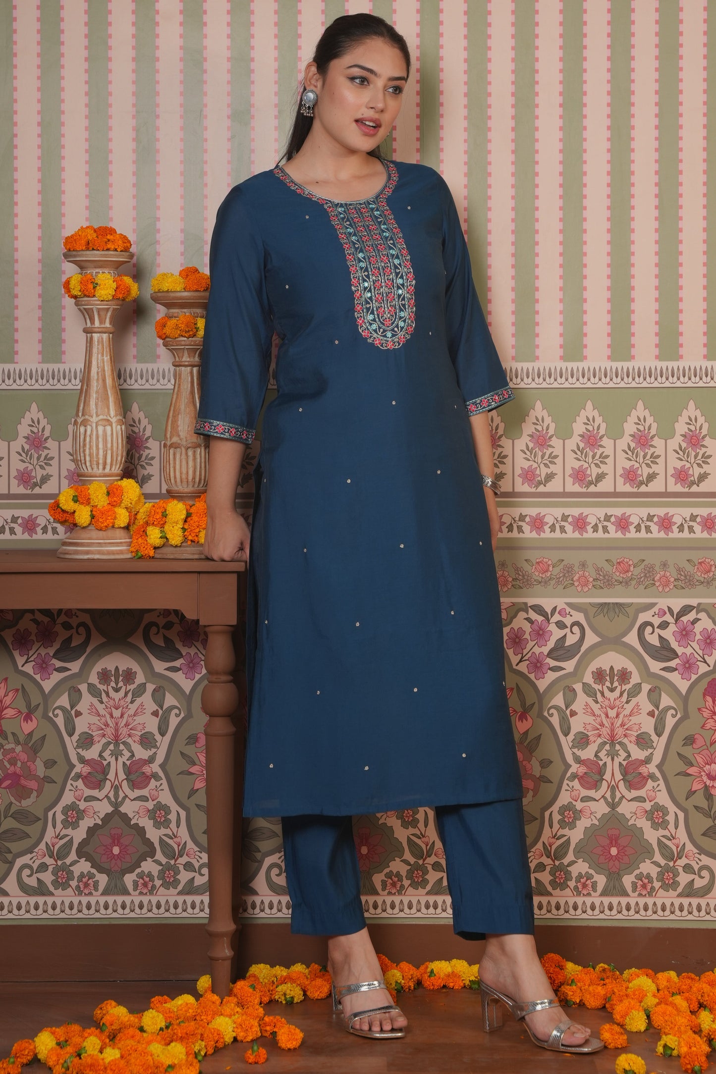 Embroidered Roman silk Solid Teal Kurta
