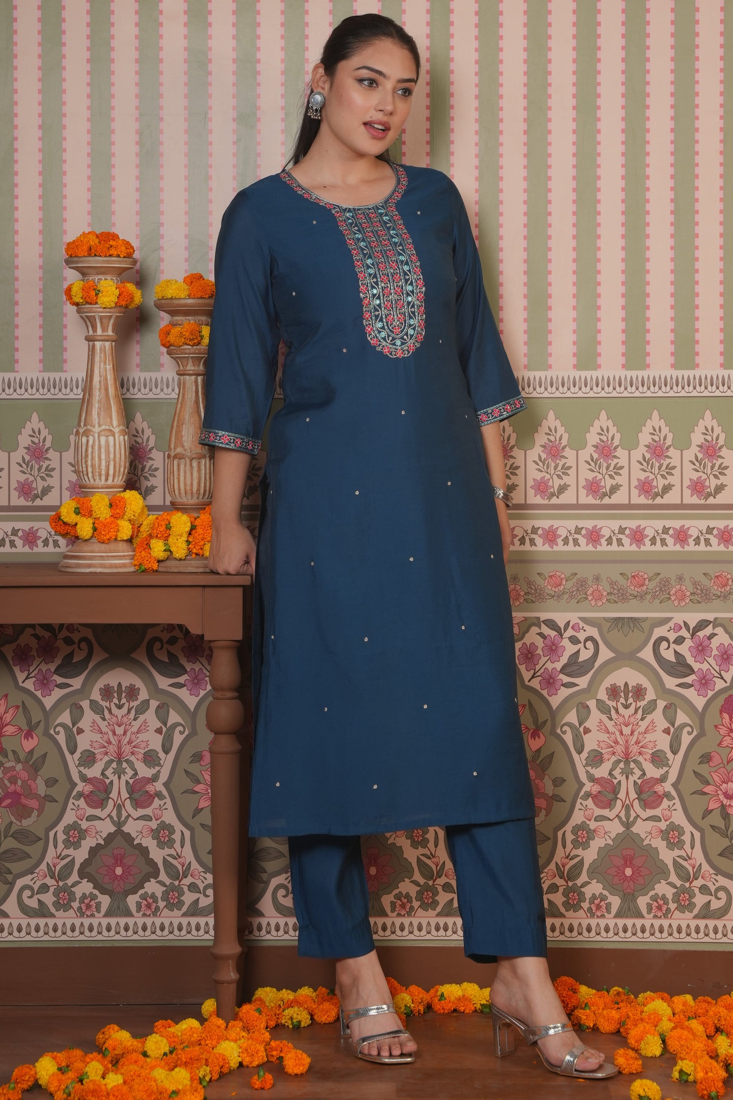 Embroidered Roman silk Solid Teal Kurta