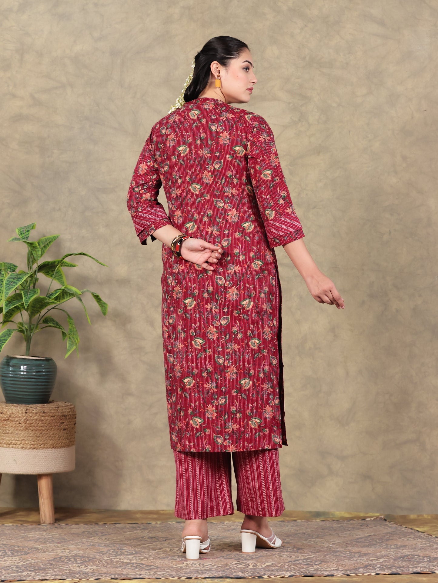 Kantha Cotton Floral Straight Red Kurta