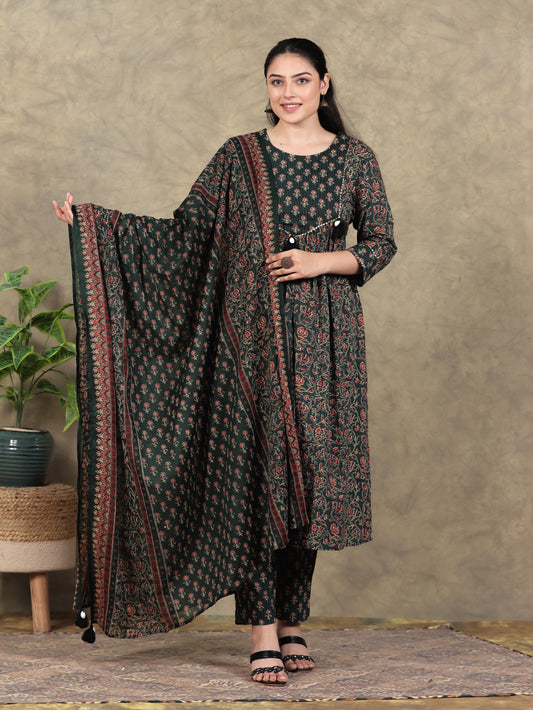 Kantha Cotton Floral Flared Green Kurta