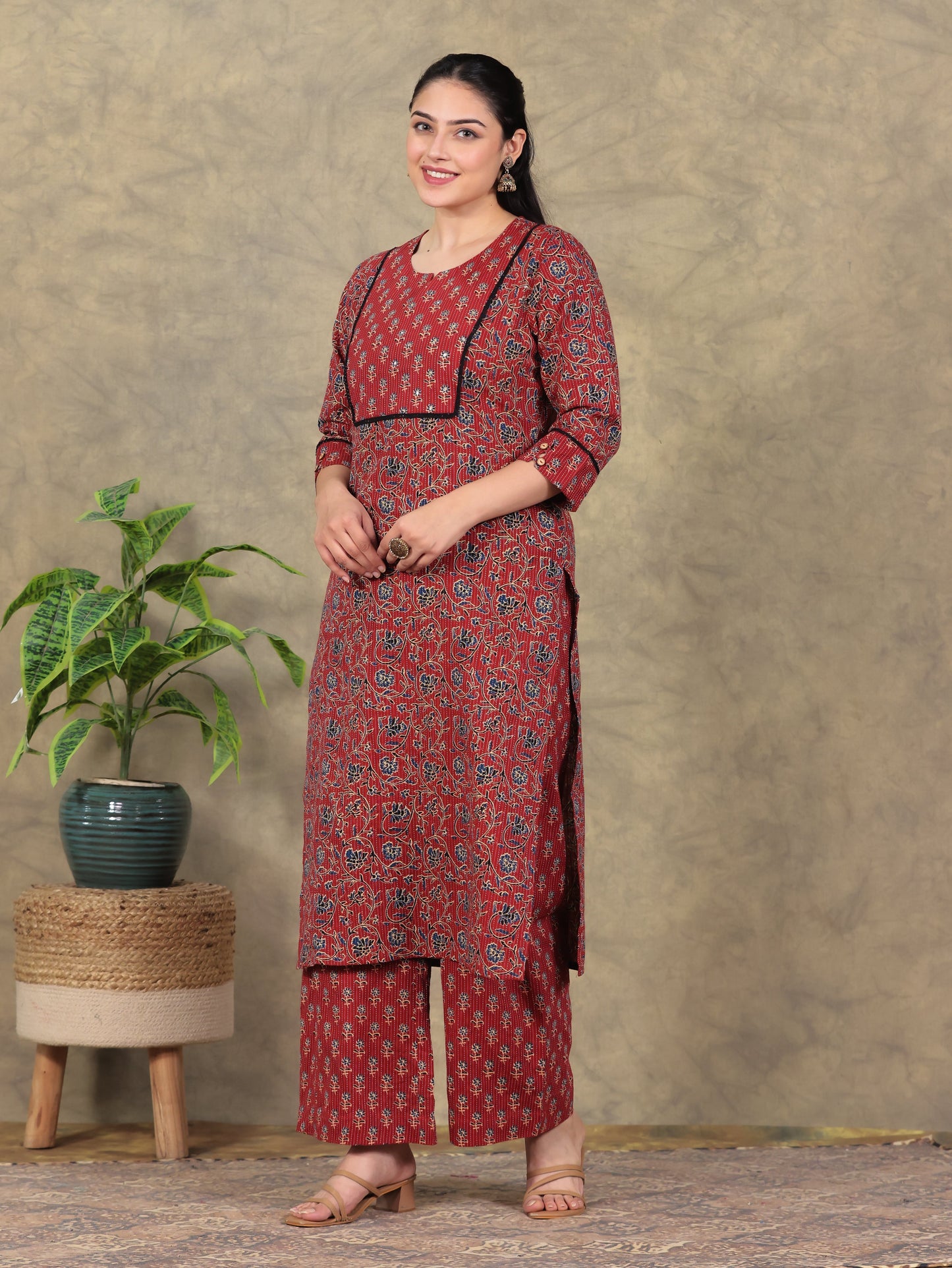 Embroidered Kantha Cotton Floral Straight Rust Kurta