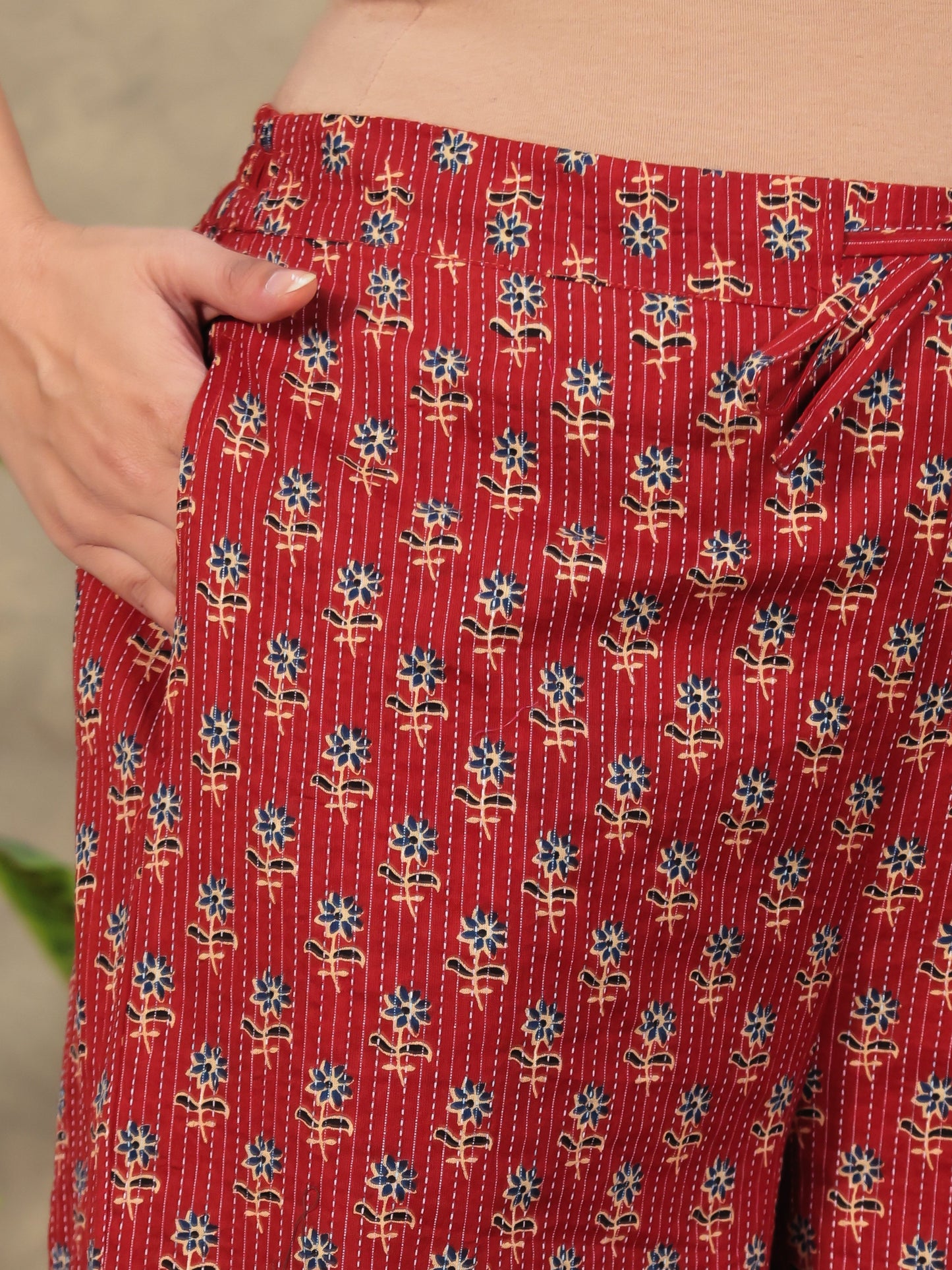 Embroidered Kantha Cotton Floral Straight Rust Kurta