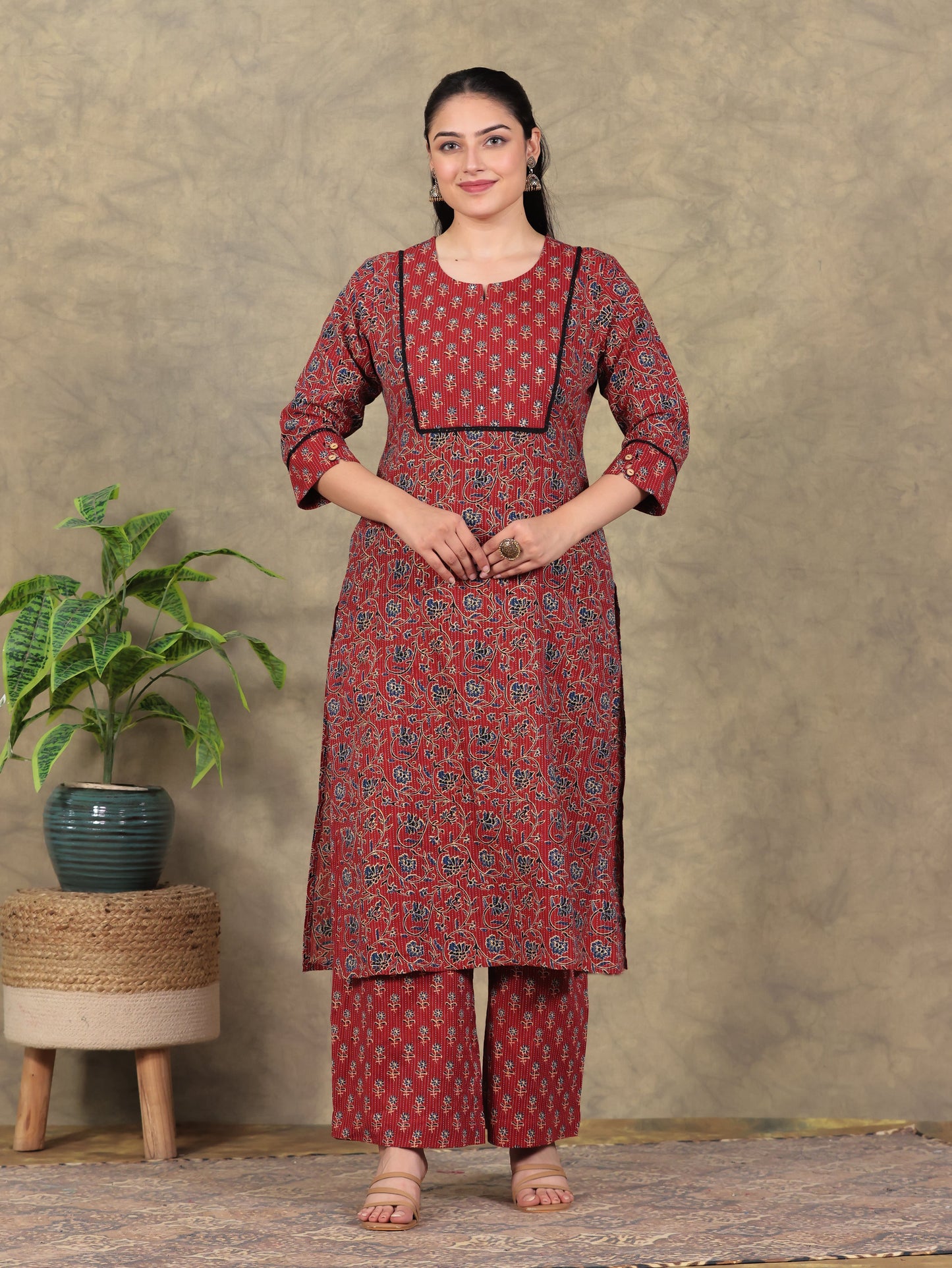 Embroidered Kantha Cotton Floral Straight Rust Kurta