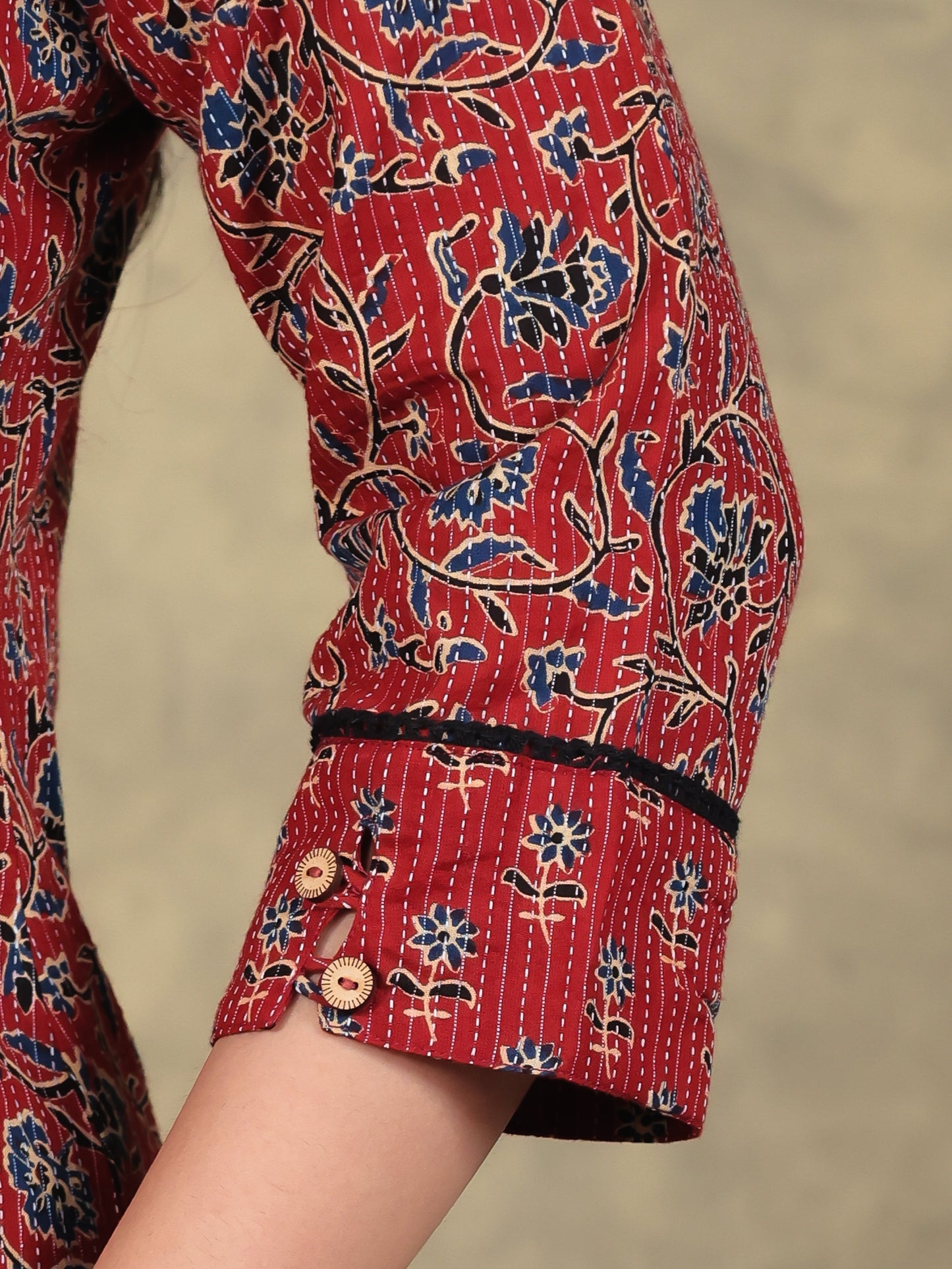 Embroidered Kantha Cotton Floral Straight Rust Kurta