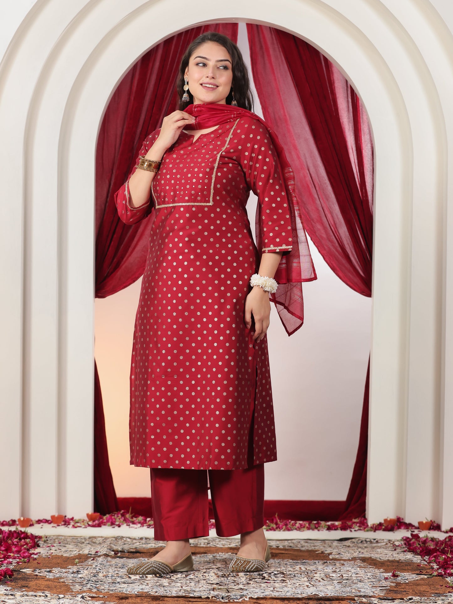 Embroidered Roman silk Gold foil Straight Red Kurta
