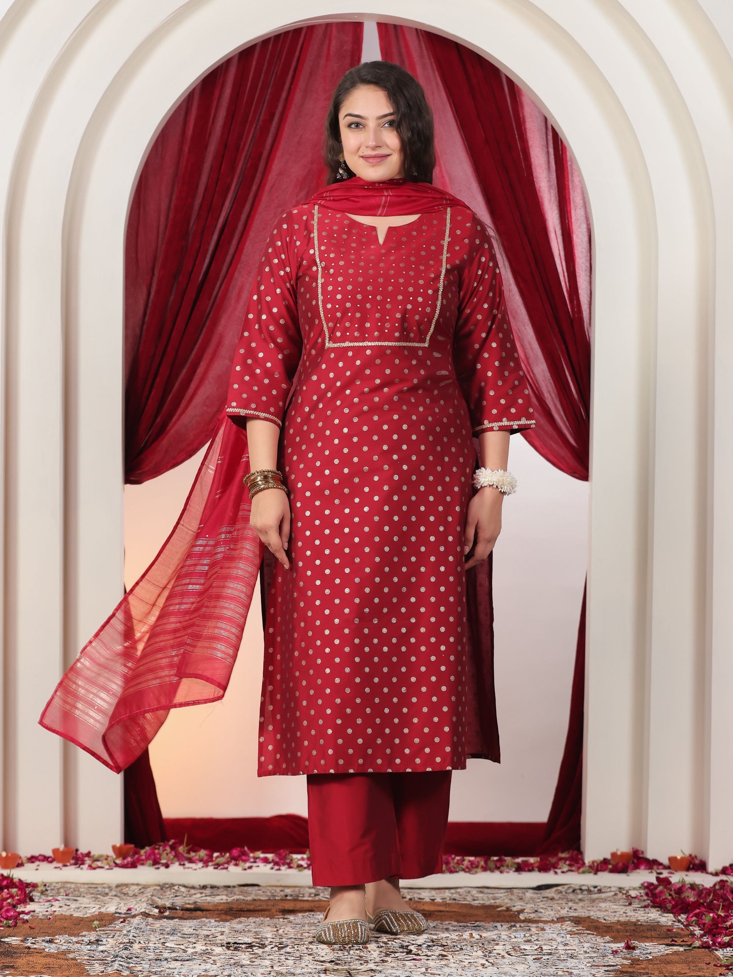 Embroidered Roman silk Gold foil Straight Red Kurta