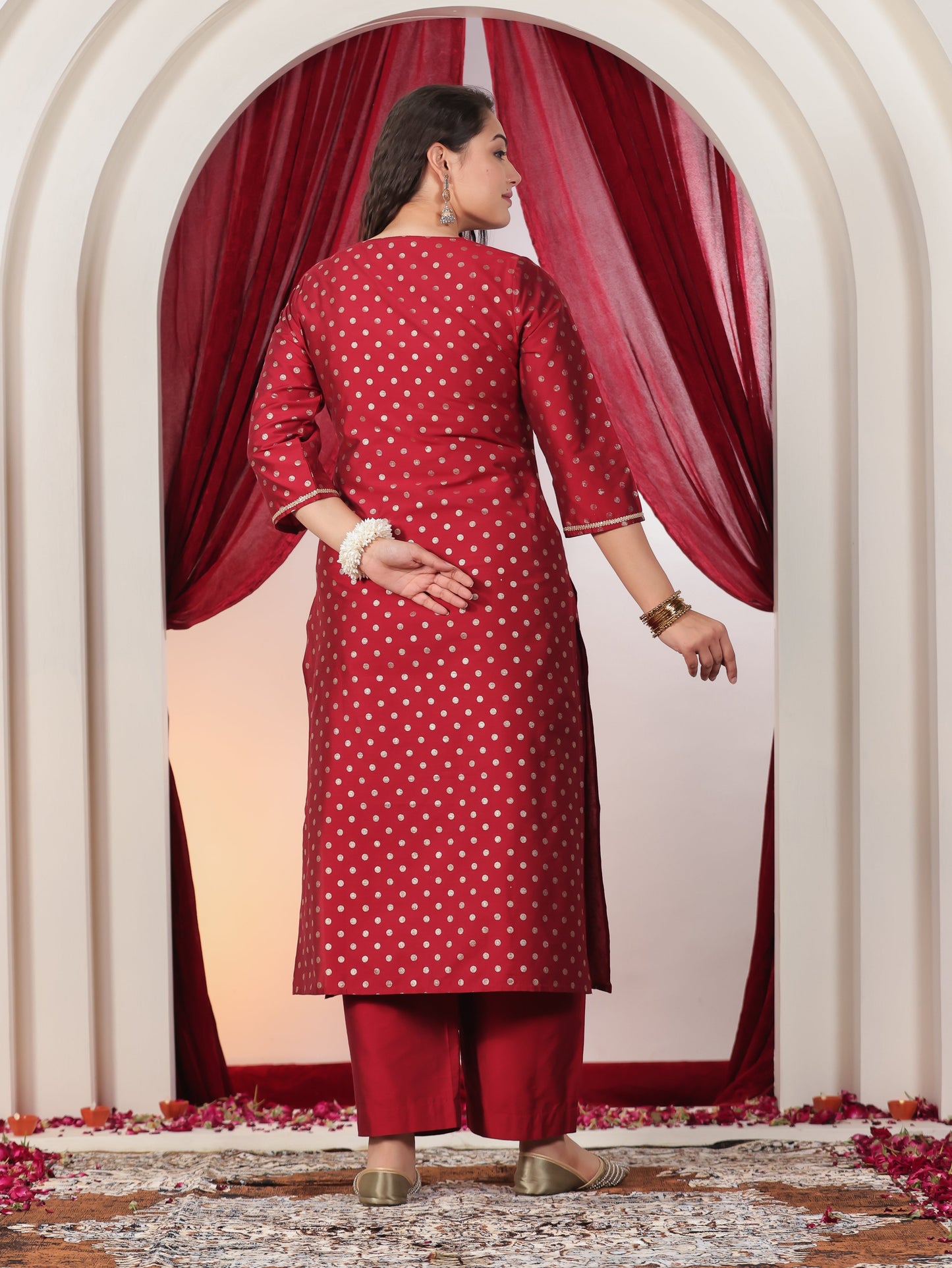 Embroidered Roman silk Gold foil Straight Red Kurta
