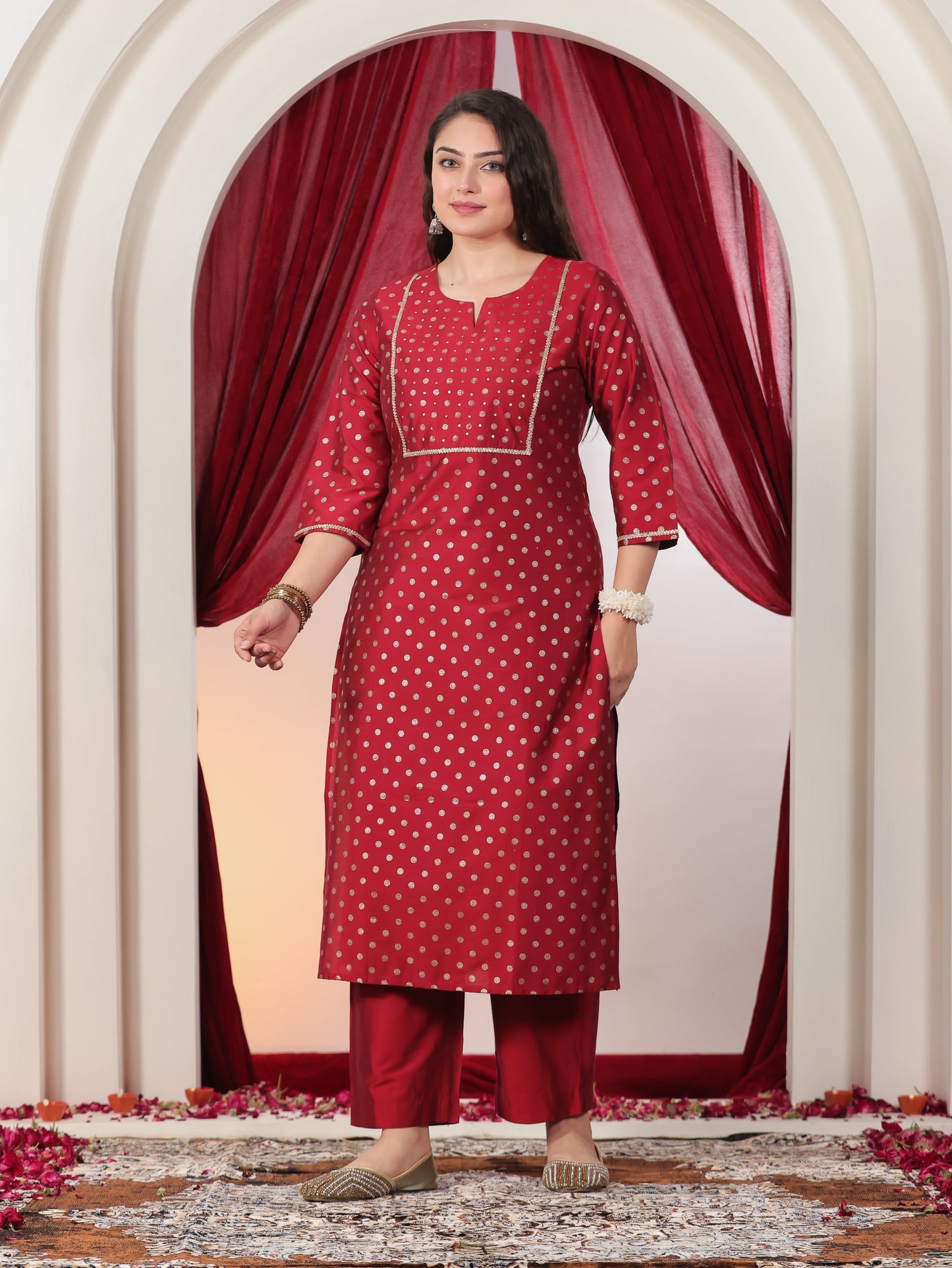Embroidered Roman silk Gold foil Straight Red Kurta